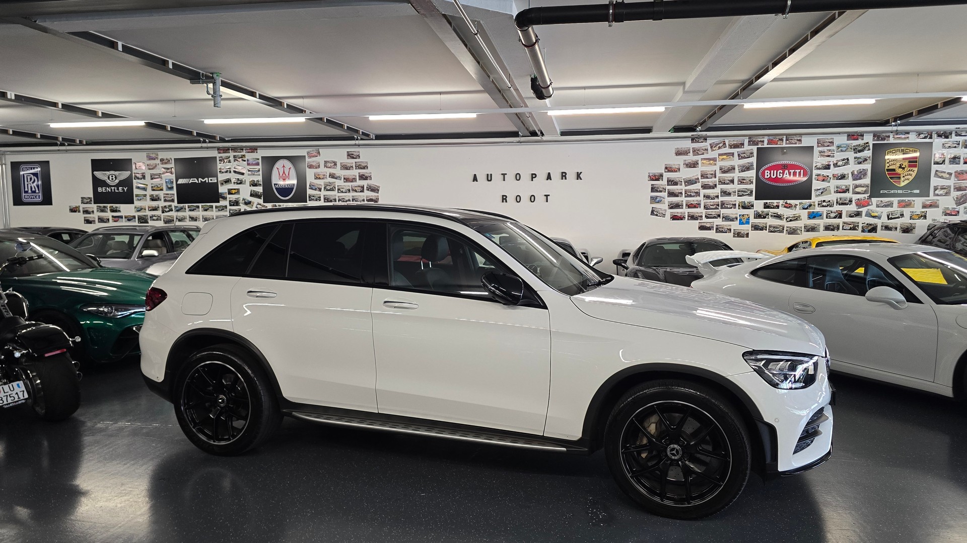 MERCEDES-BENZ GLC 220 d AMG Line Plus 4Matic 9G-Tronic-showroom-element-3