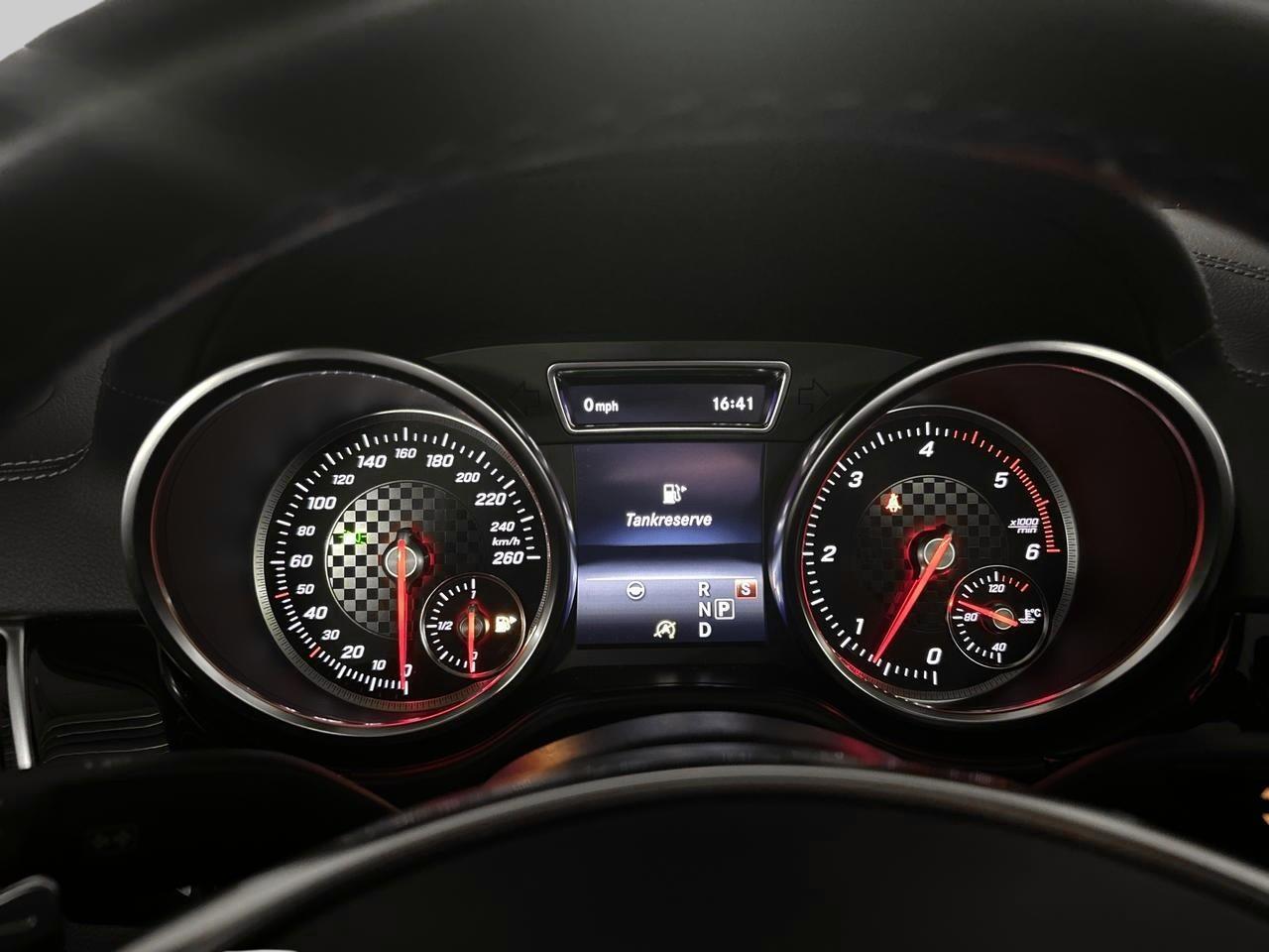 MERCEDES-BENZ GLE 350 d Coupé AMG Line-image-21