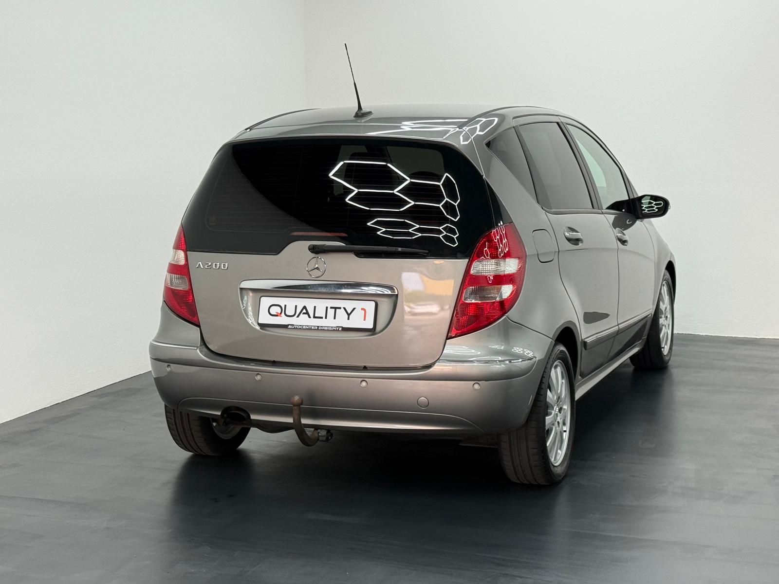 MERCEDES-BENZ A 200 Avantgarde-image-4