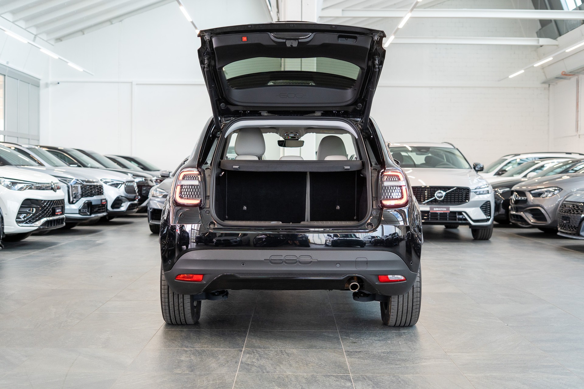 FIAT 600 1.2 Hybrid La Prima / Leder Sitze / Navi-image-5