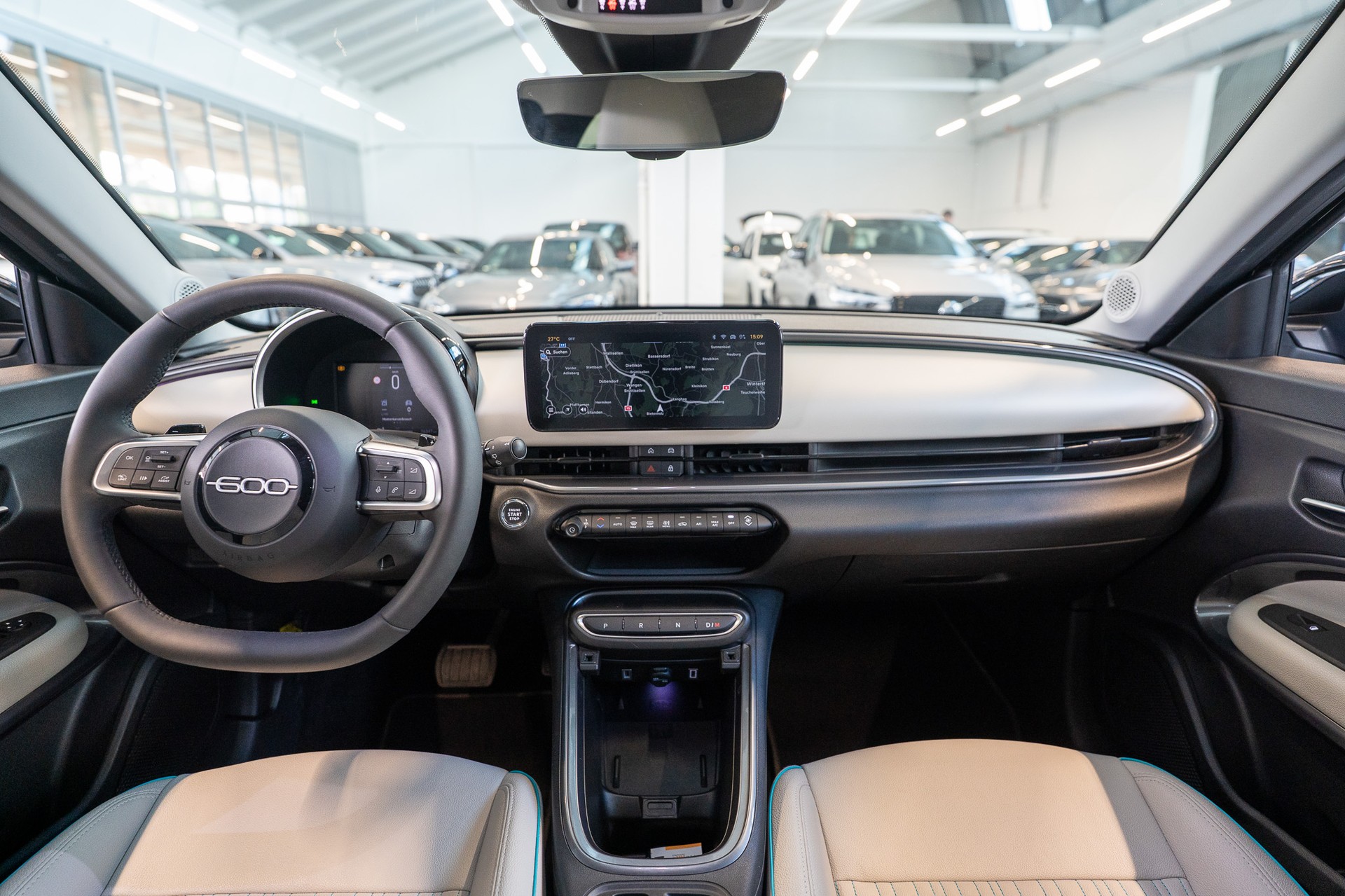 FIAT 600 1.2 Hybrid La Prima / Leder Sitze / Navi-image-17