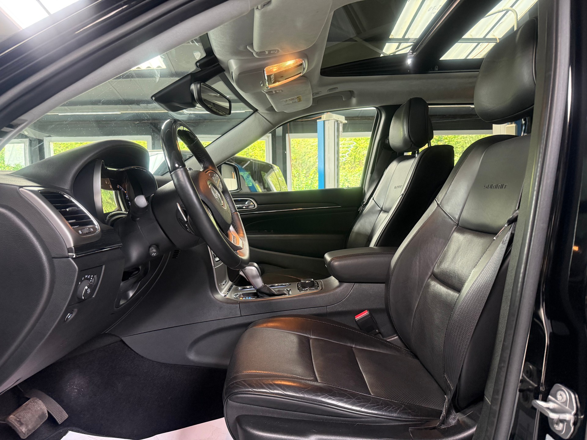 JEEP Grand Cherokee 3.0 CRD Summit Automatic-image-8