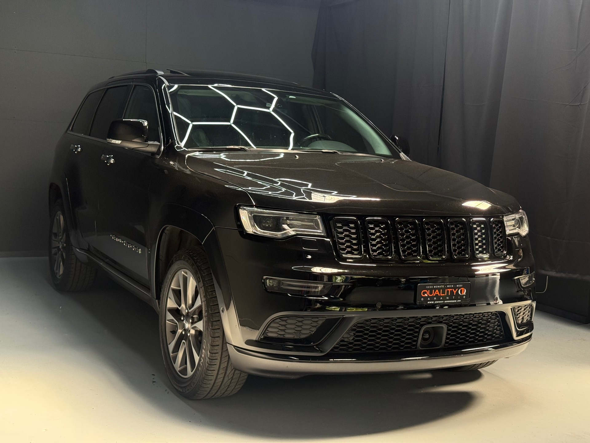 JEEP Grand Cherokee 3.0 CRD Summit Automatic-image-2