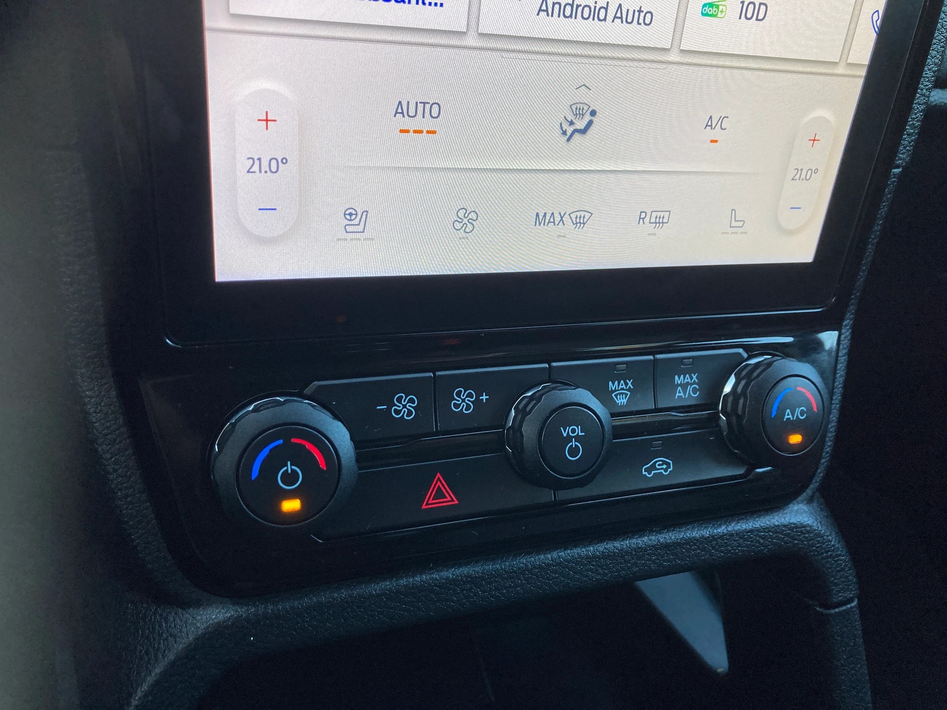 FORD Ranger Wildtrak 2.0 Eco Blue e-4WD Automat-image-13