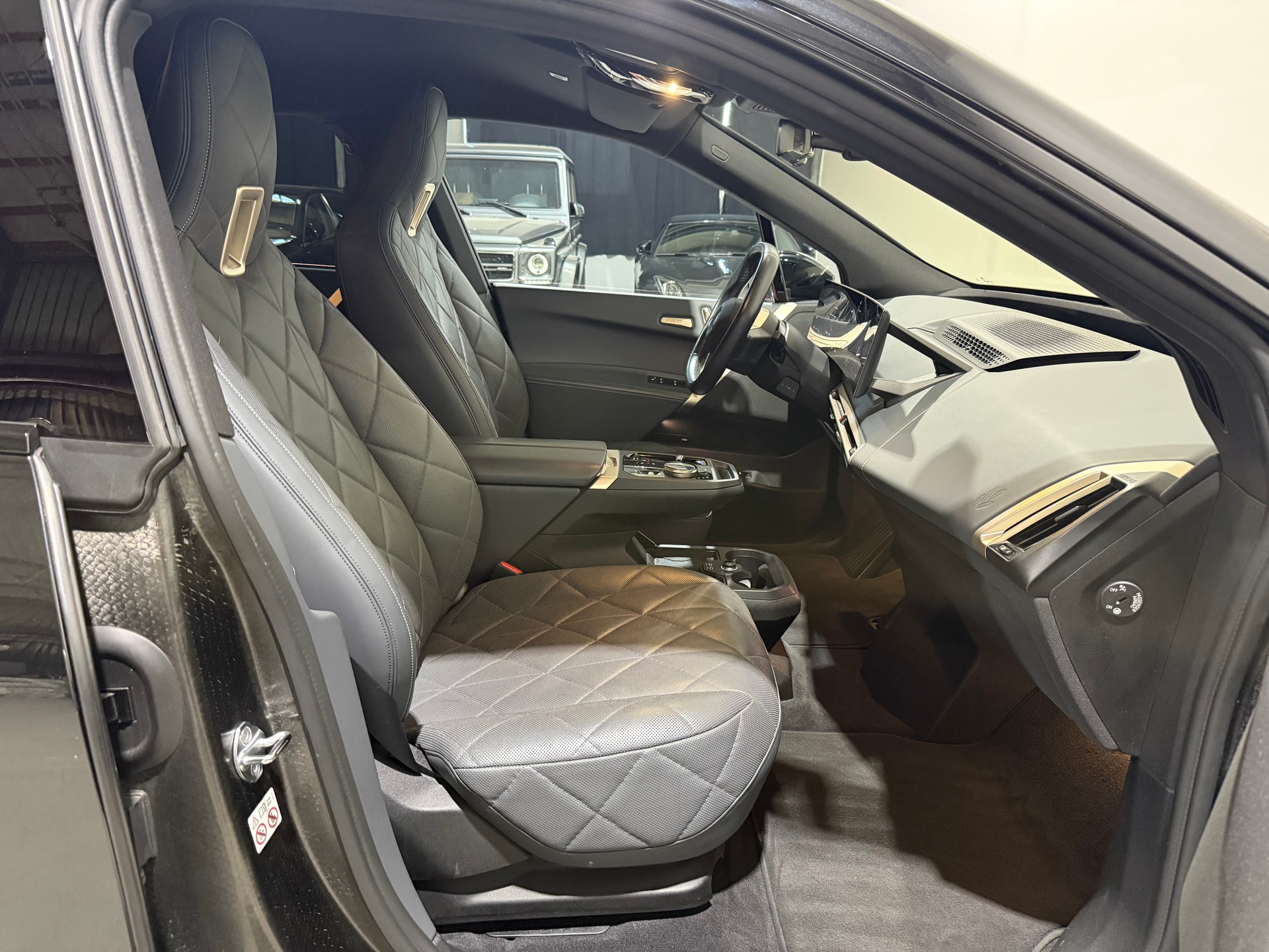 BMW iX xDrive40 Launch Edition-image-13