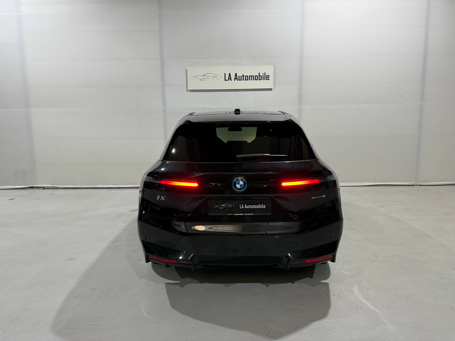 BMW iX xDrive40 Launch Edition-image-7