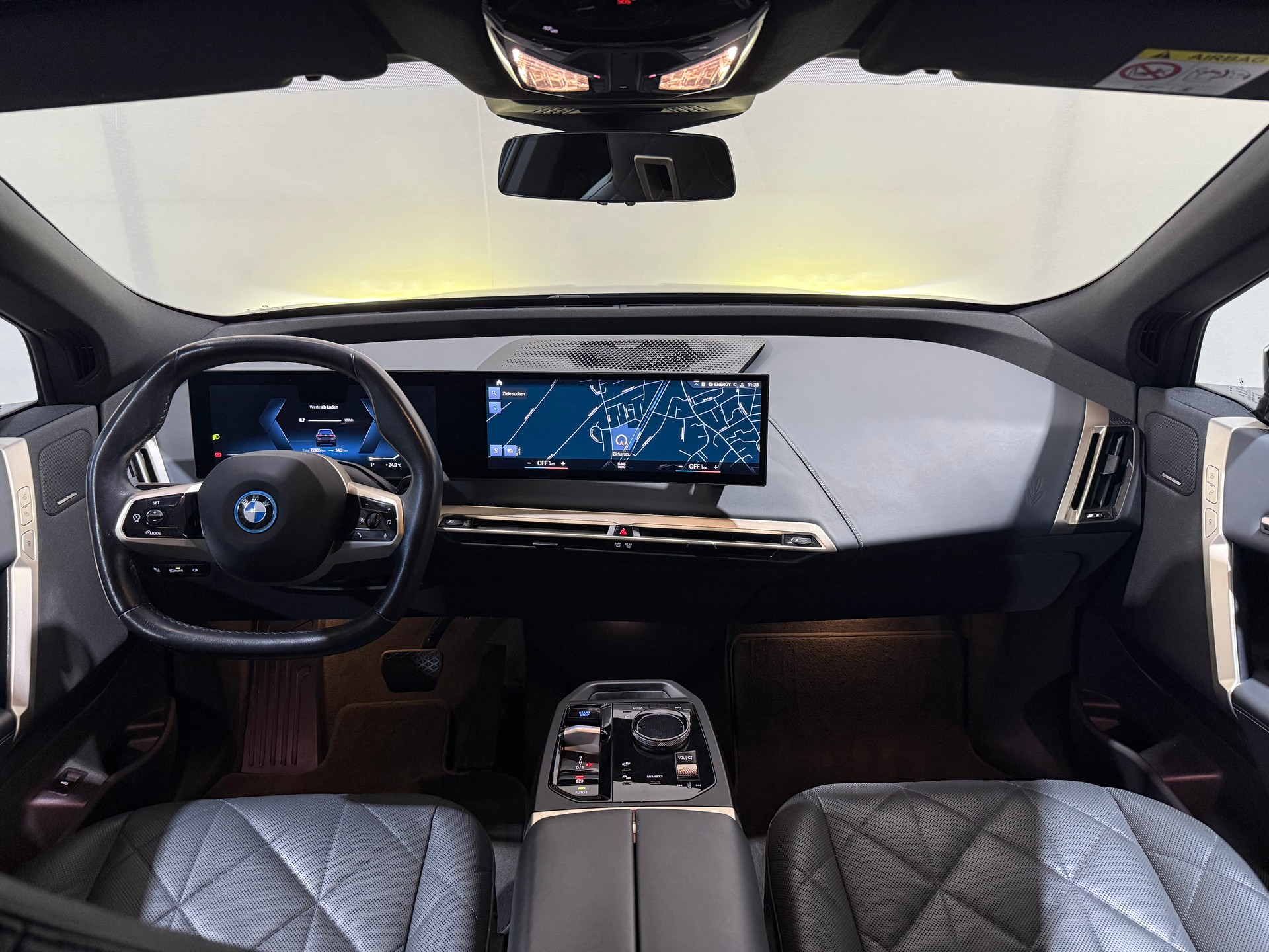 BMW iX xDrive40 Launch Edition-image-11