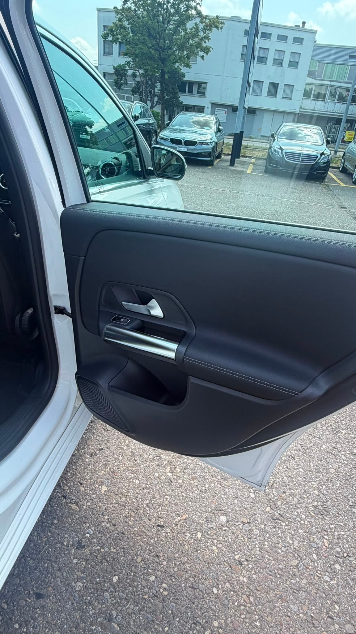 MERCEDES-BENZ B 220 4Matic Progressive 7G-DCT-image-12