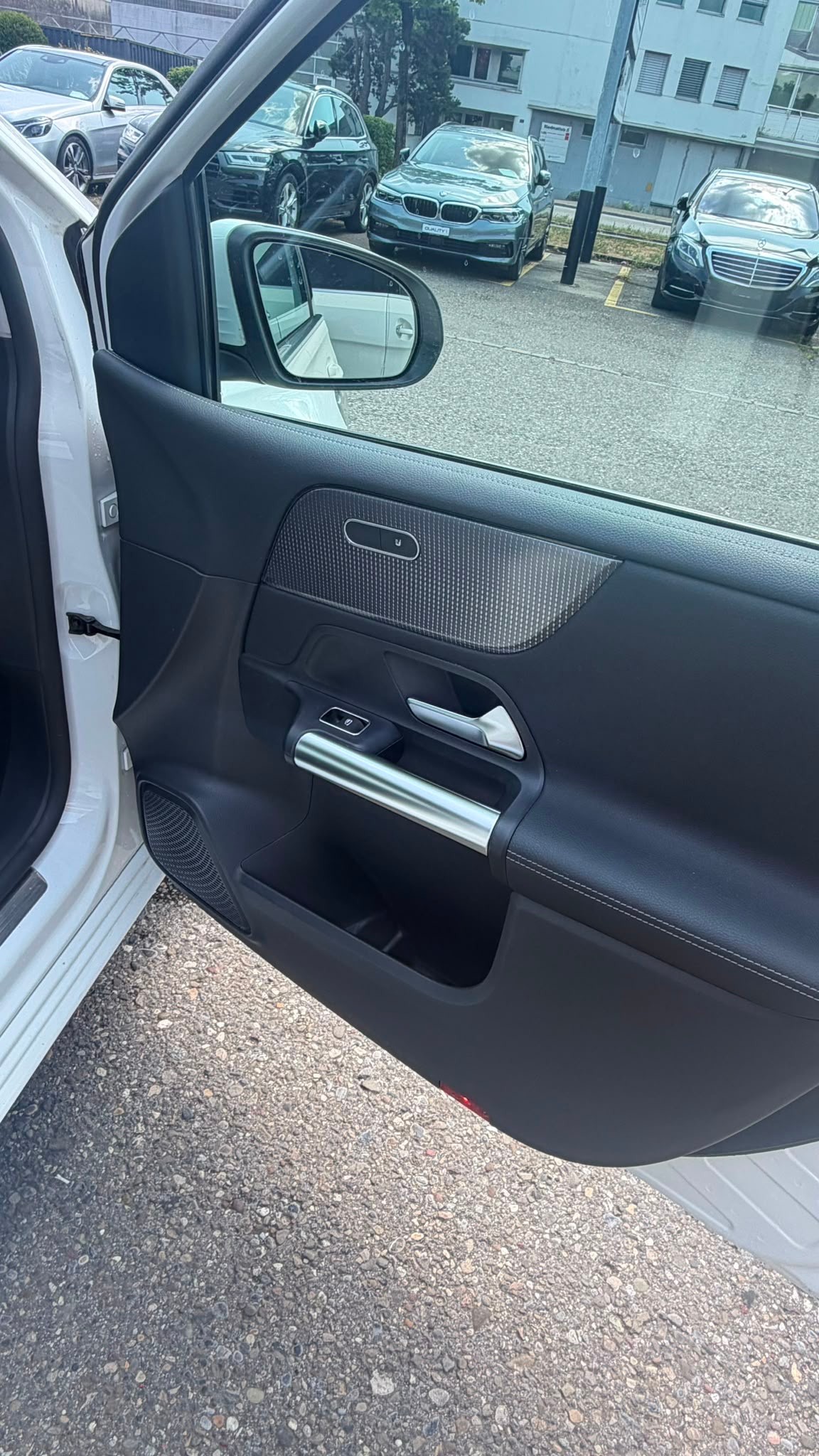 MERCEDES-BENZ B 220 4Matic Progressive 7G-DCT-image-10
