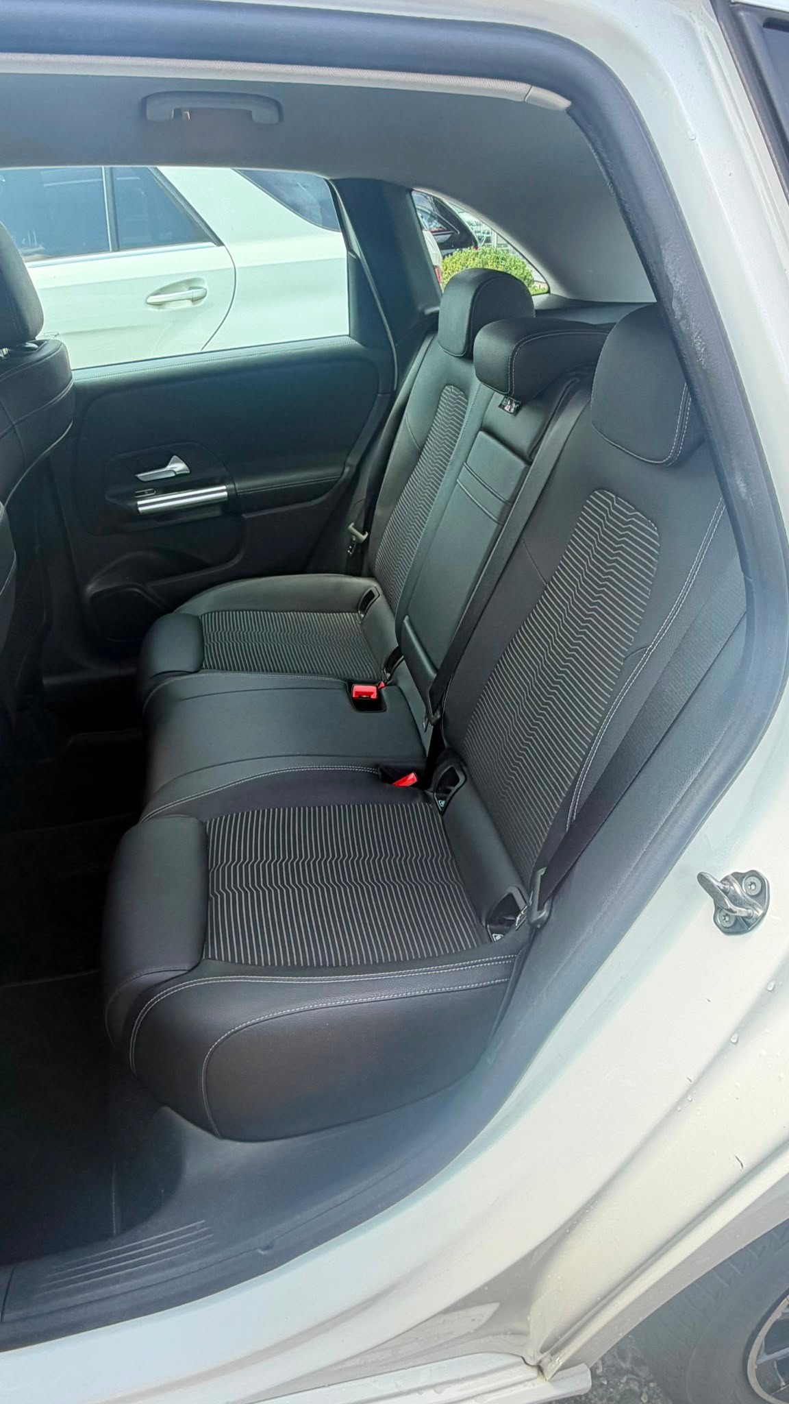 MERCEDES-BENZ B 220 4Matic Progressive 7G-DCT-image-8