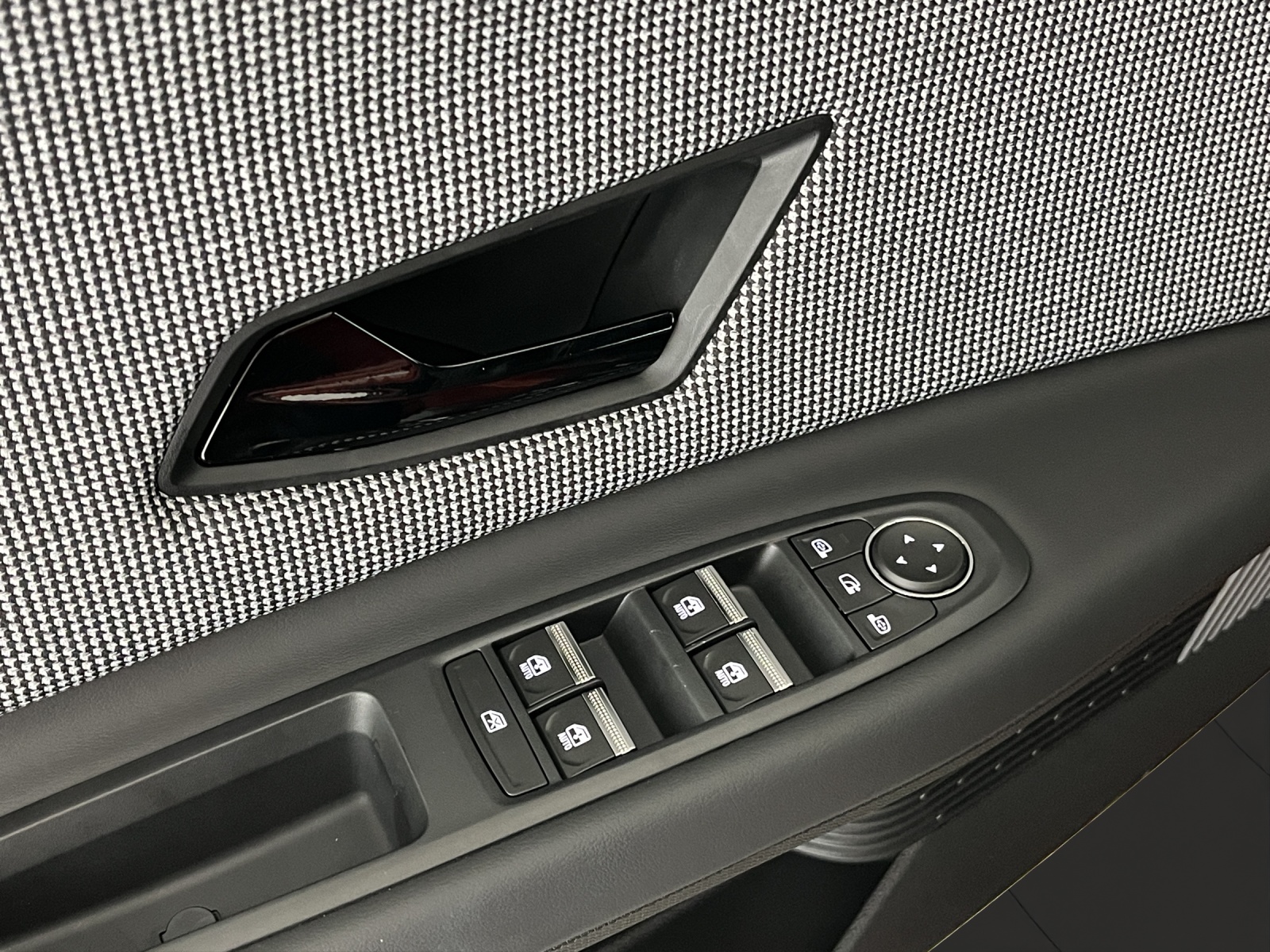 RENAULT R4 E-Tech Comfort Range plein sud iconic-image-12