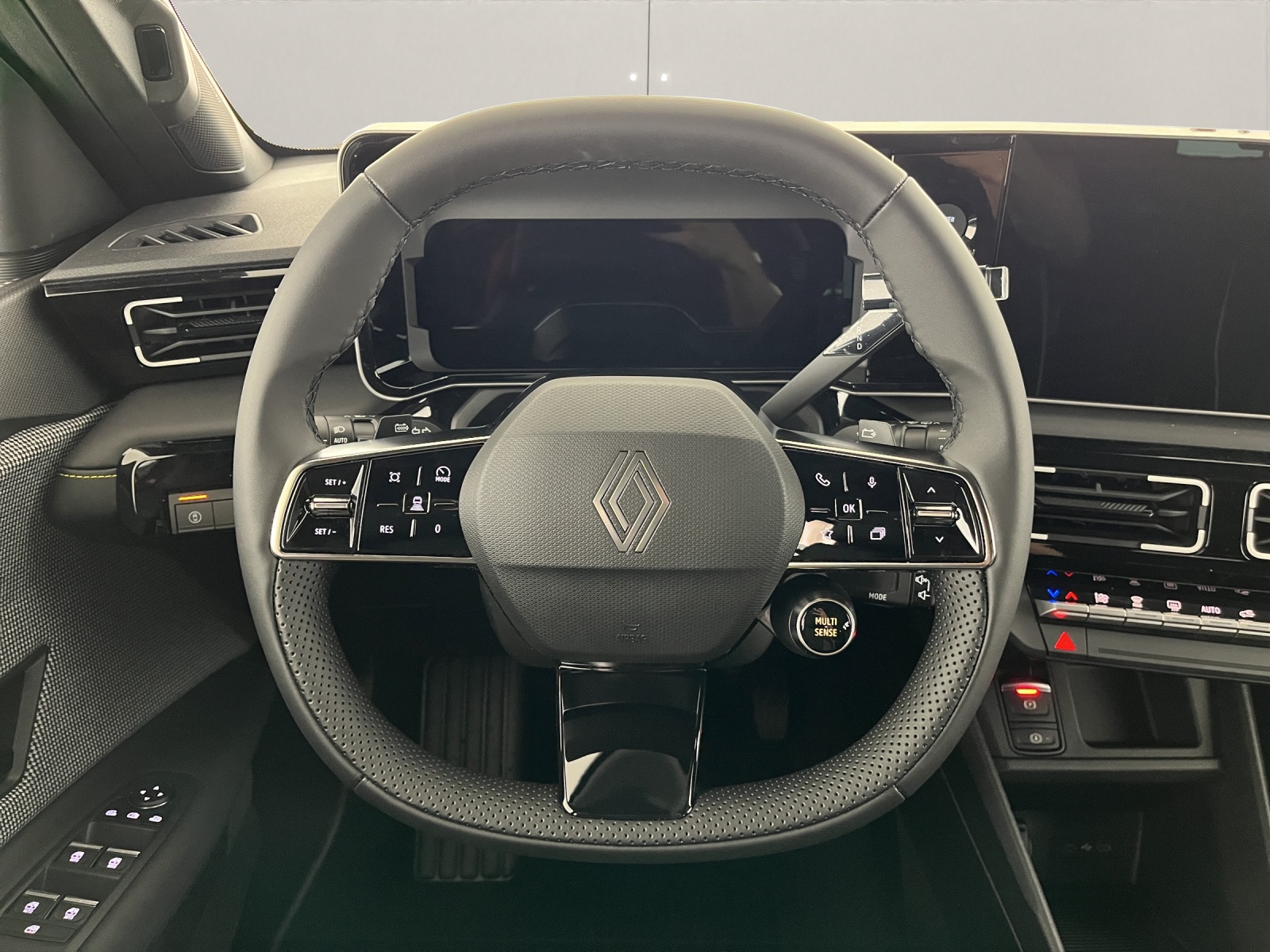 RENAULT R4 E-Tech Comfort Range plein sud iconic-image-9