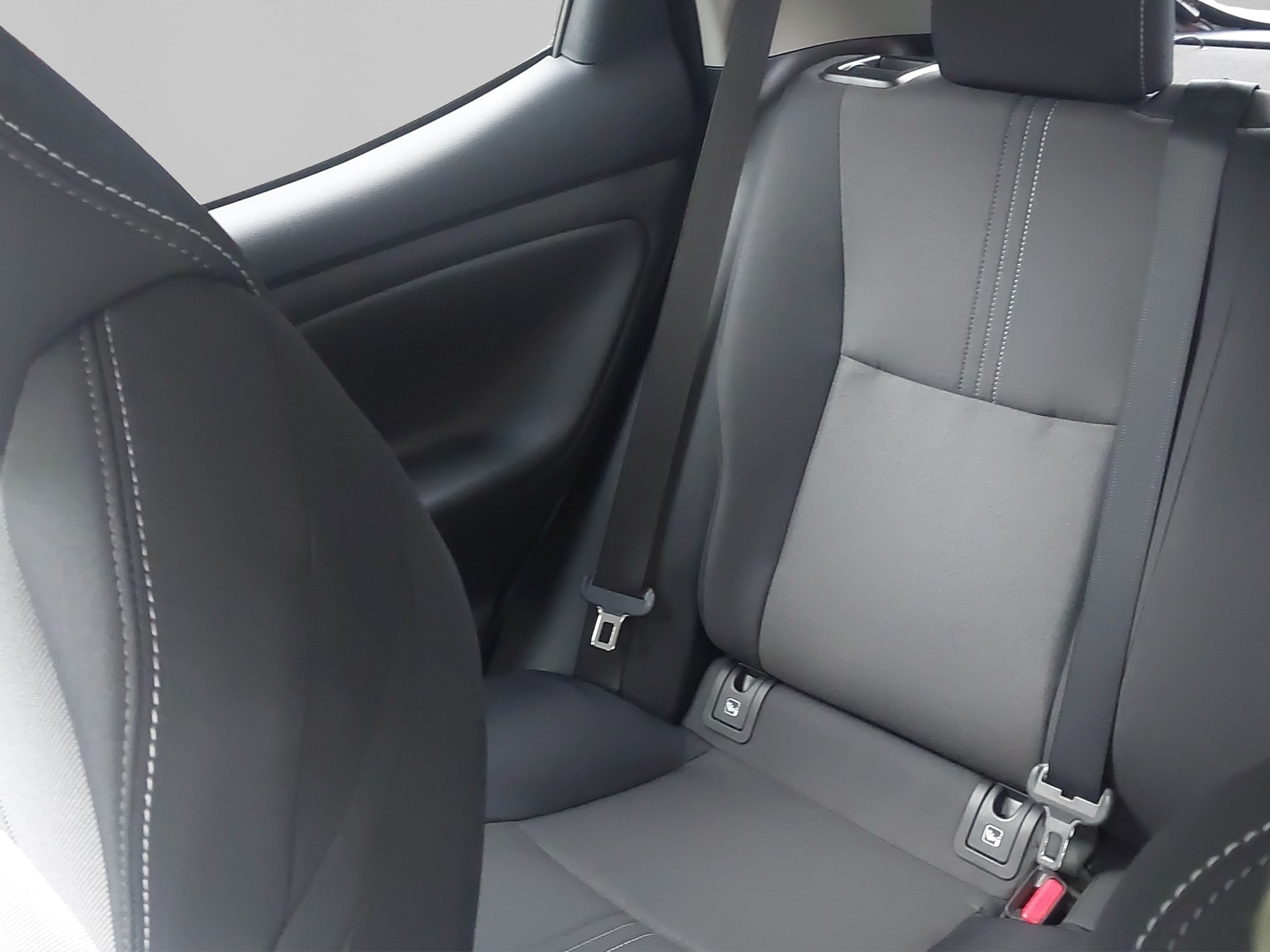 TOYOTA Yaris 1.5 VVT-i HSD Trend-image-10