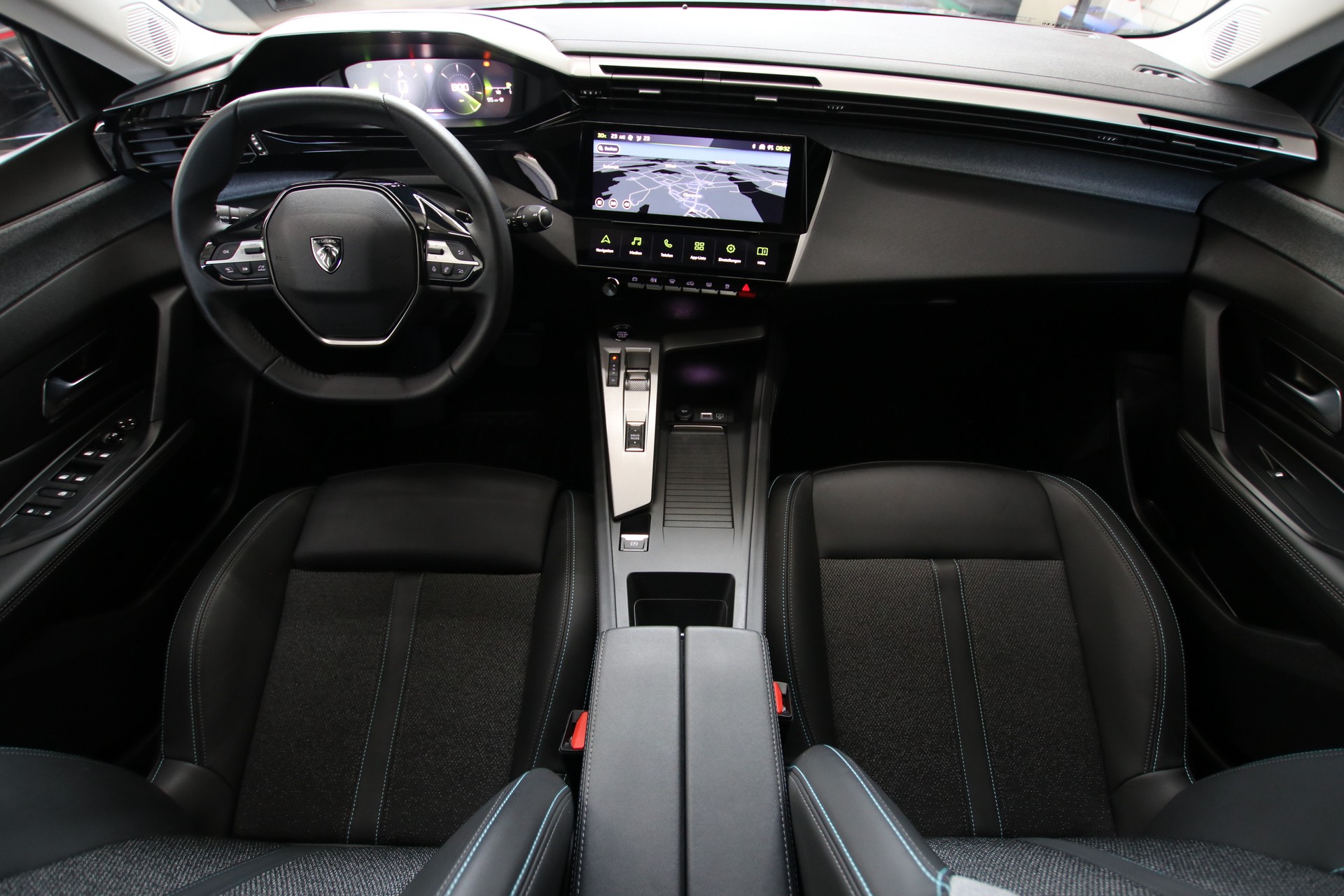 PEUGEOT 308 SW 1.2 Pure Tech Allure EAT8-image-9