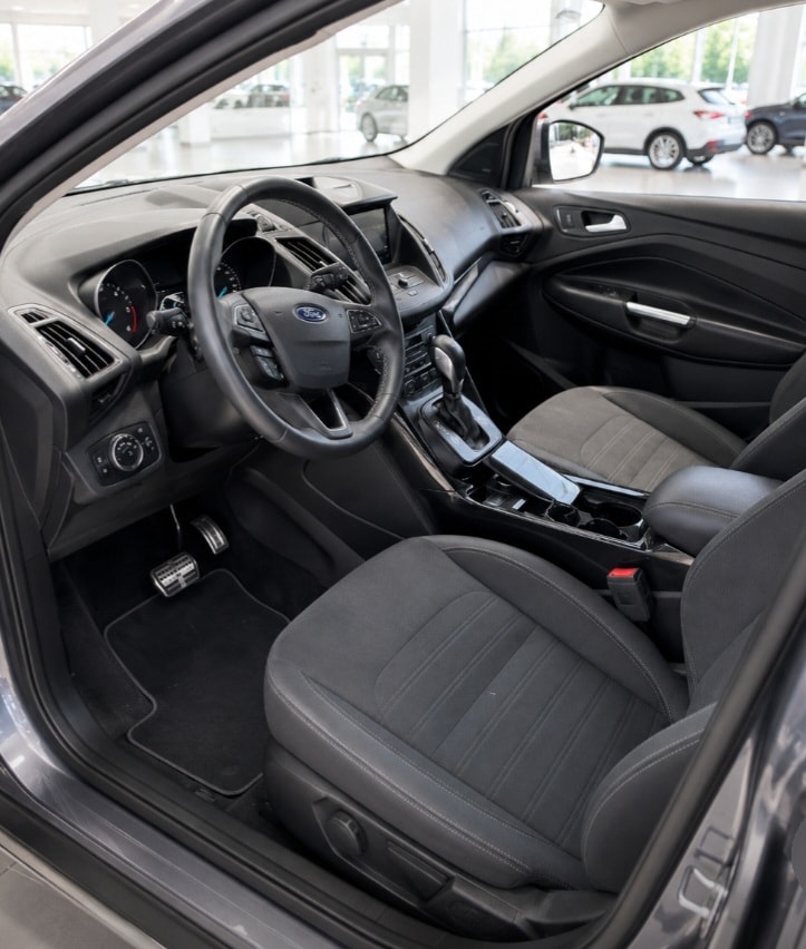 FORD Kuga 2.0 TDCi ST Line 4WD PowerShift-image-4