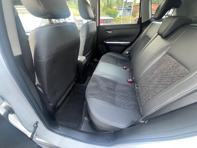 SUZUKI Vitara 1.5 Hybrid Compact Top 4x4 AGS-image-13