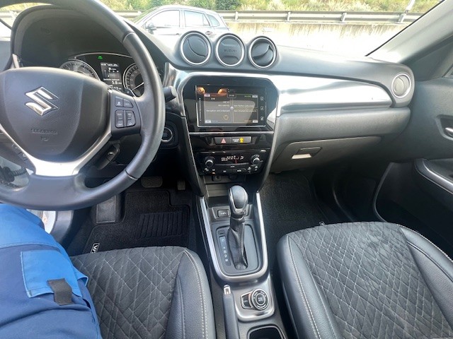 SUZUKI Vitara 1.5 Hybrid Compact Top 4x4 AGS-image-9
