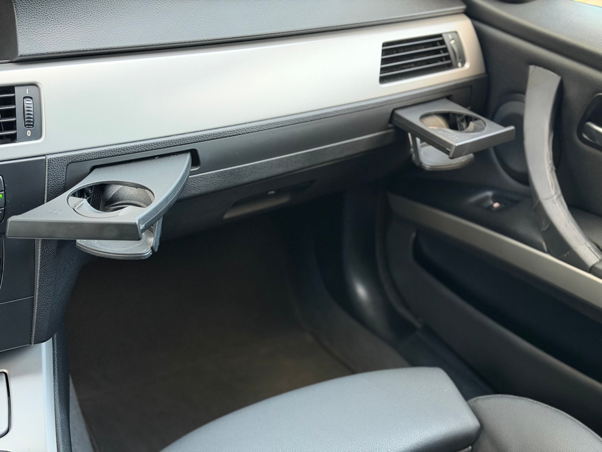 BMW 320d Touring-image-17