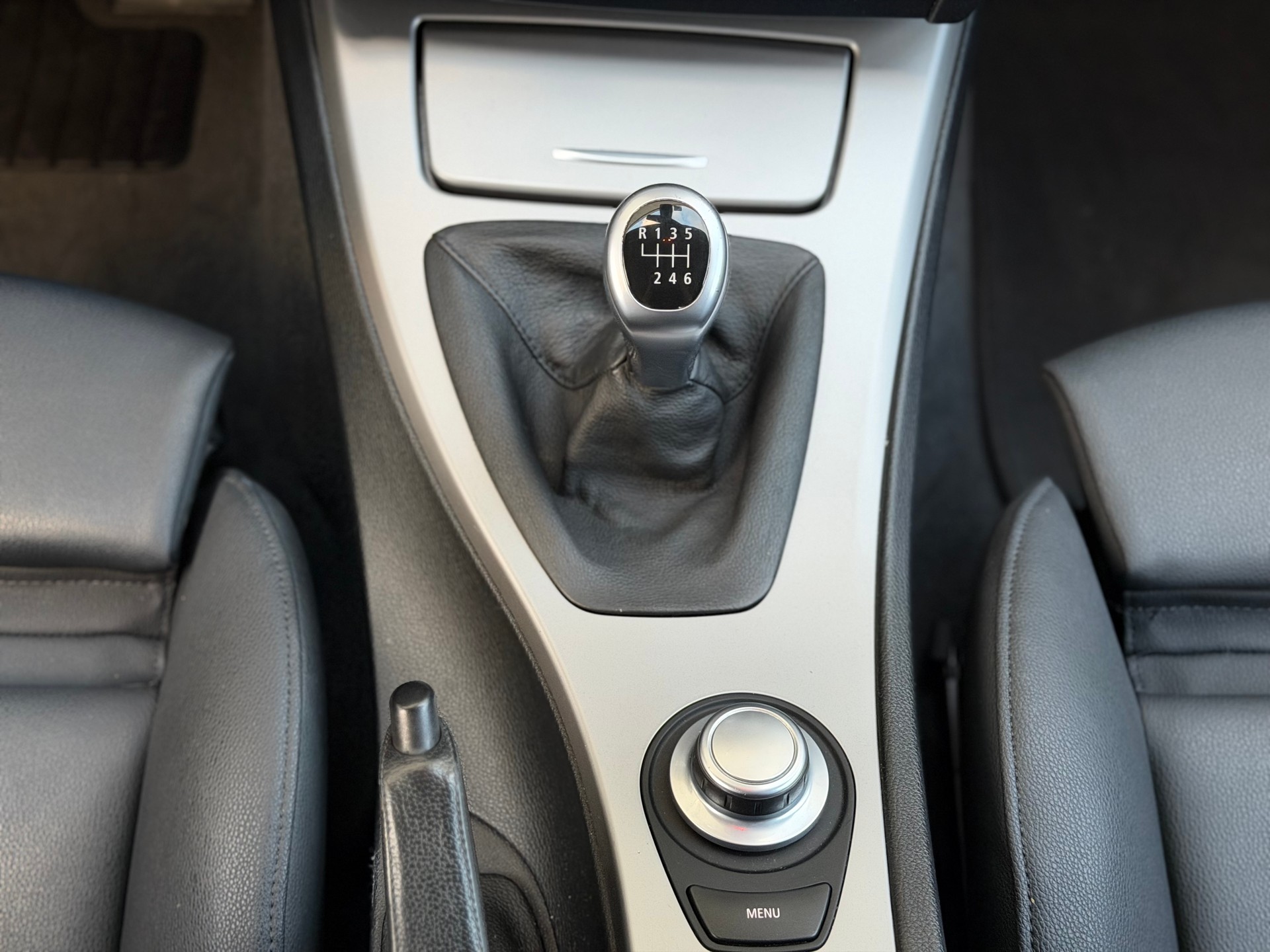 BMW 320d Touring-image-16