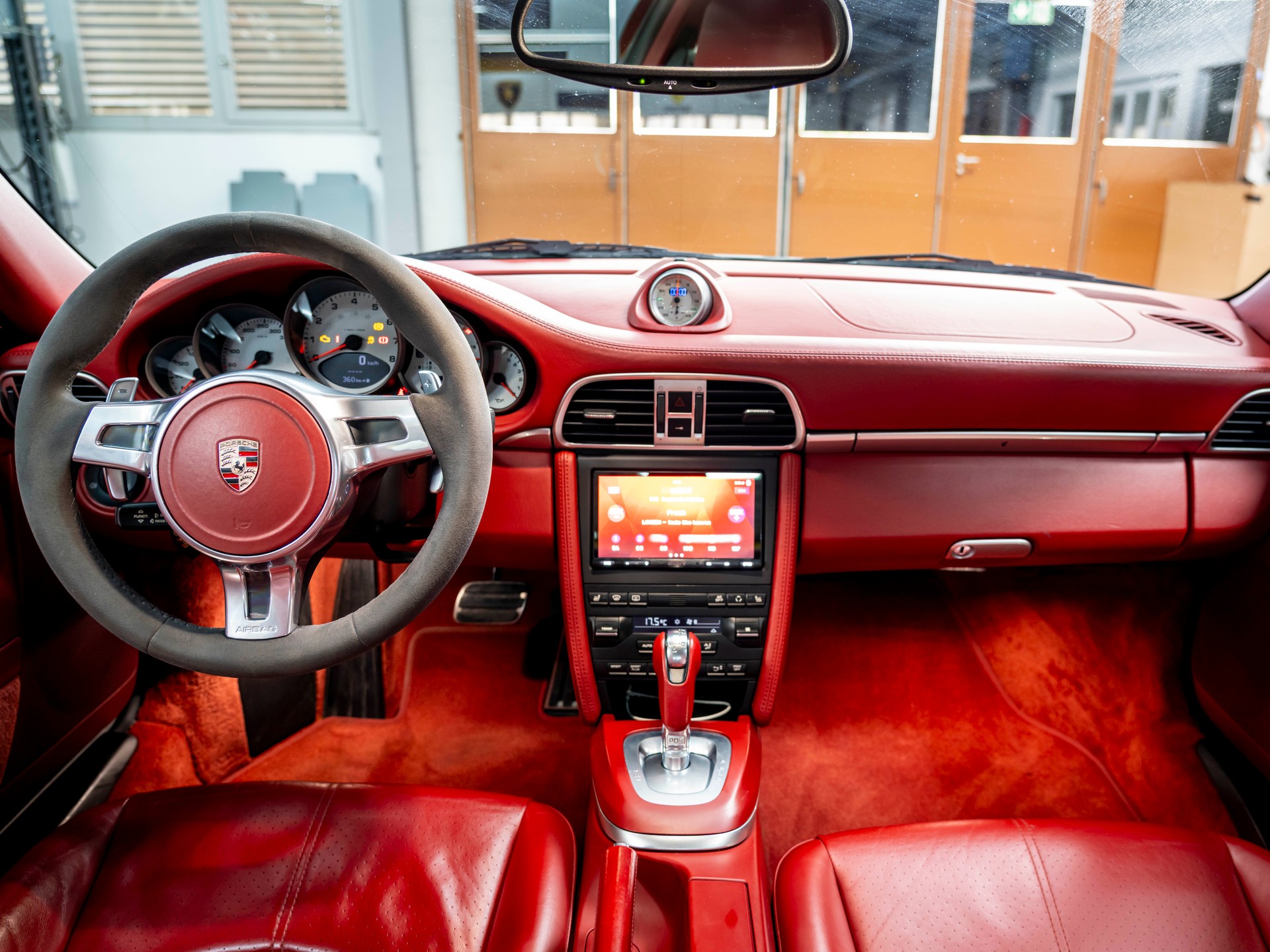 PORSCHE 911 Carrera 4S PDK-image-27
