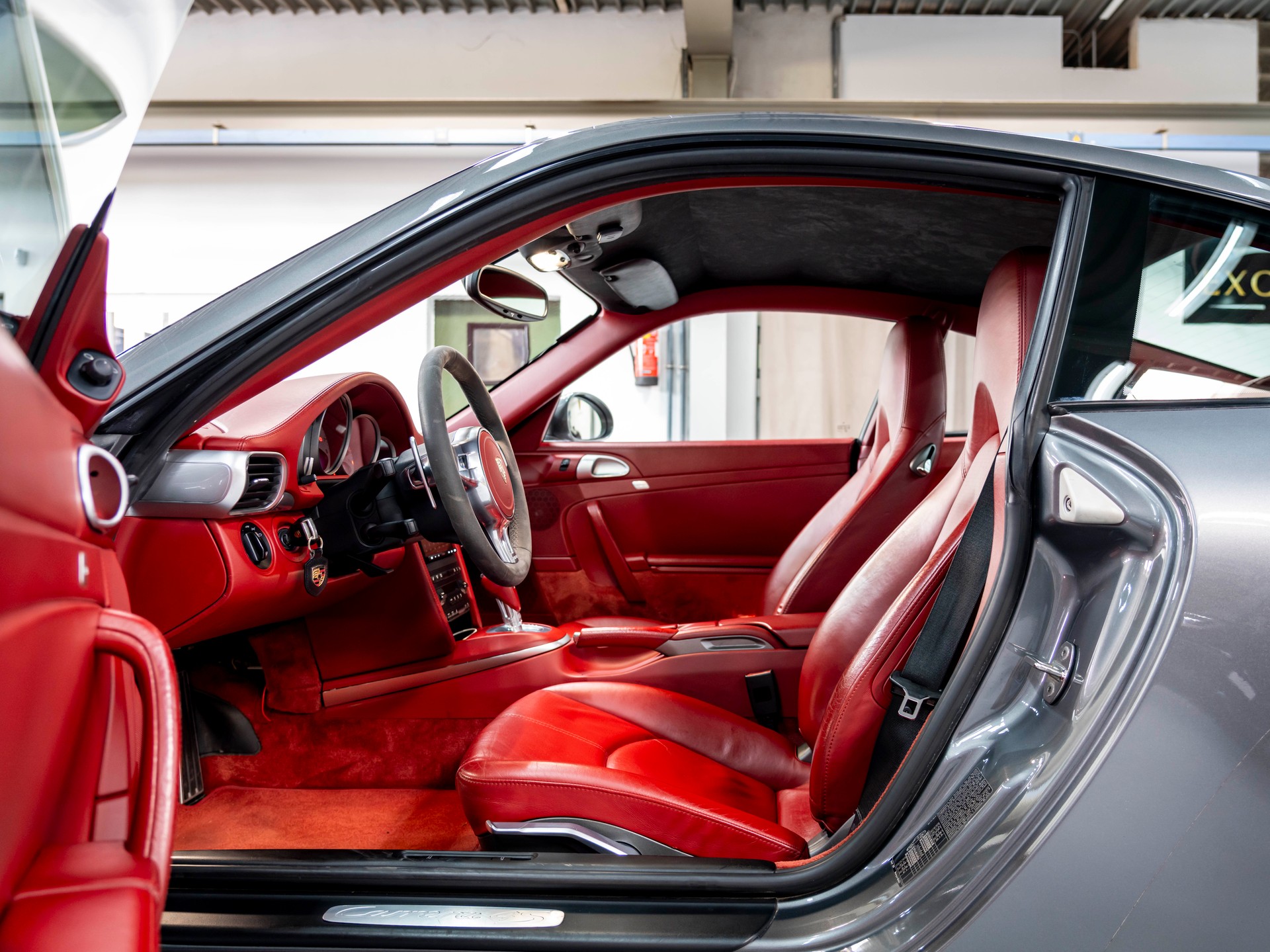 PORSCHE 911 Carrera 4S PDK-image-17