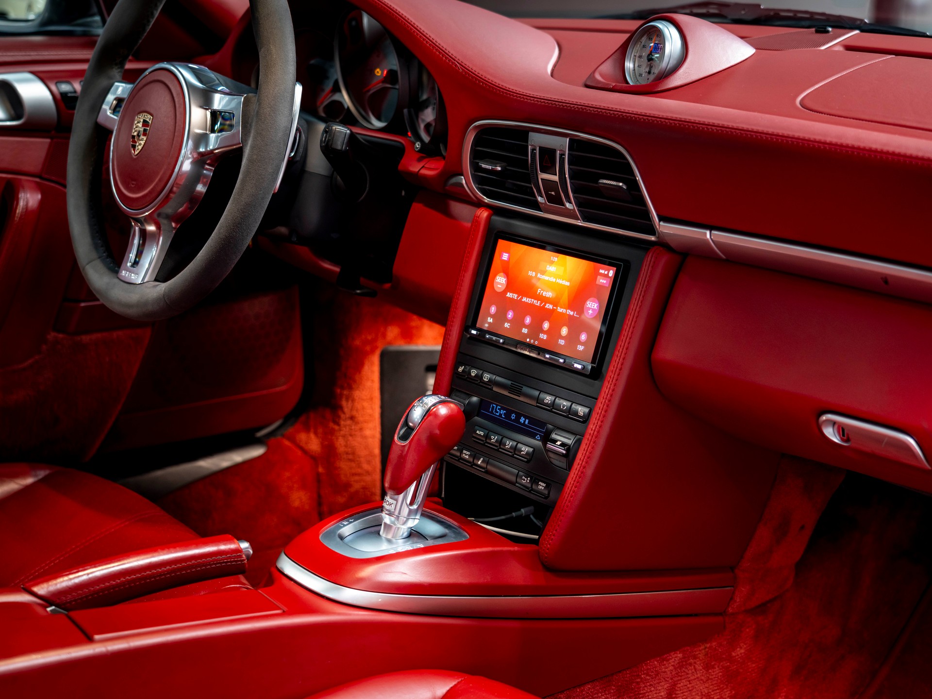 PORSCHE 911 Carrera 4S PDK-image-22