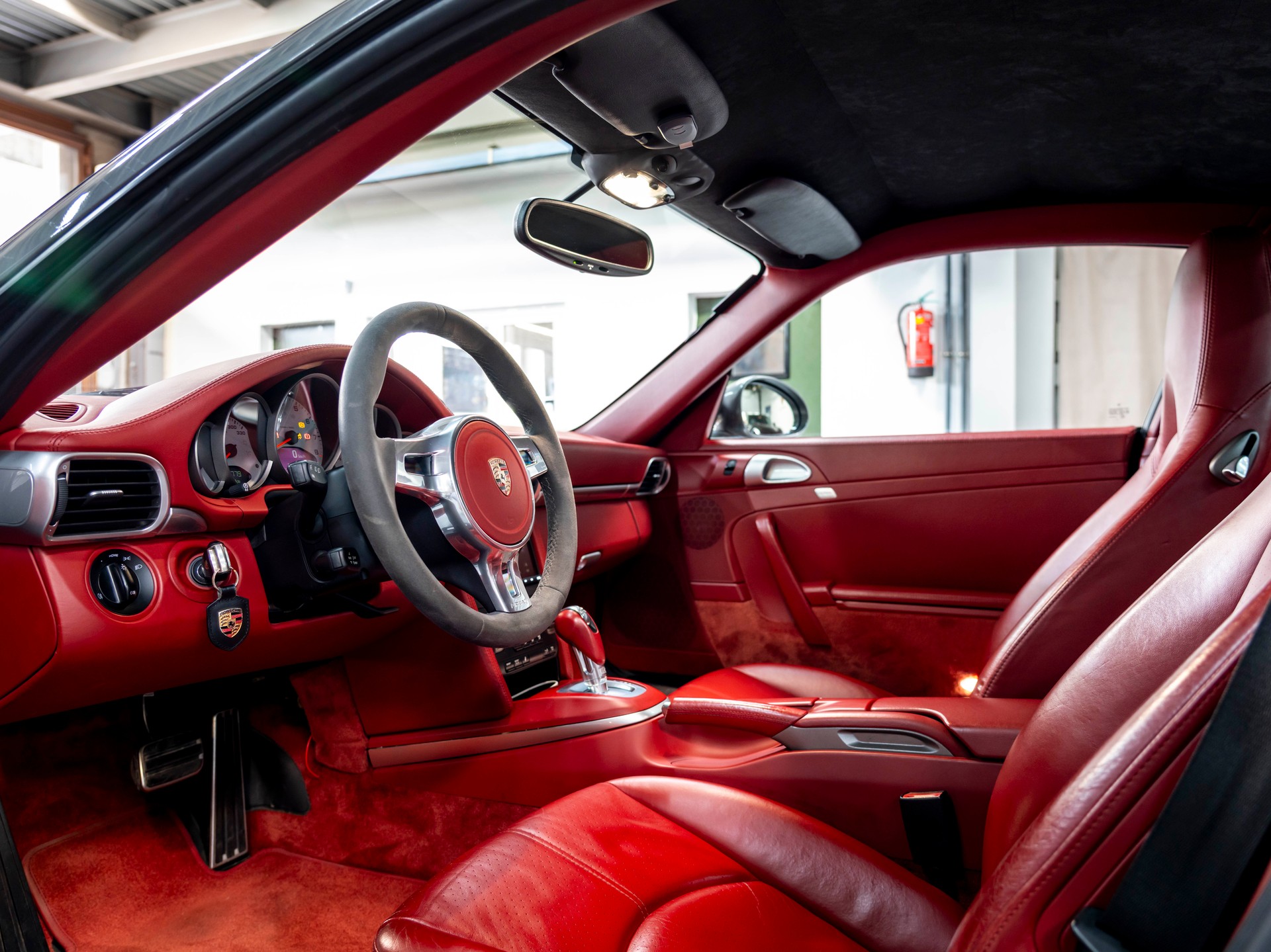 PORSCHE 911 Carrera 4S PDK-image-13