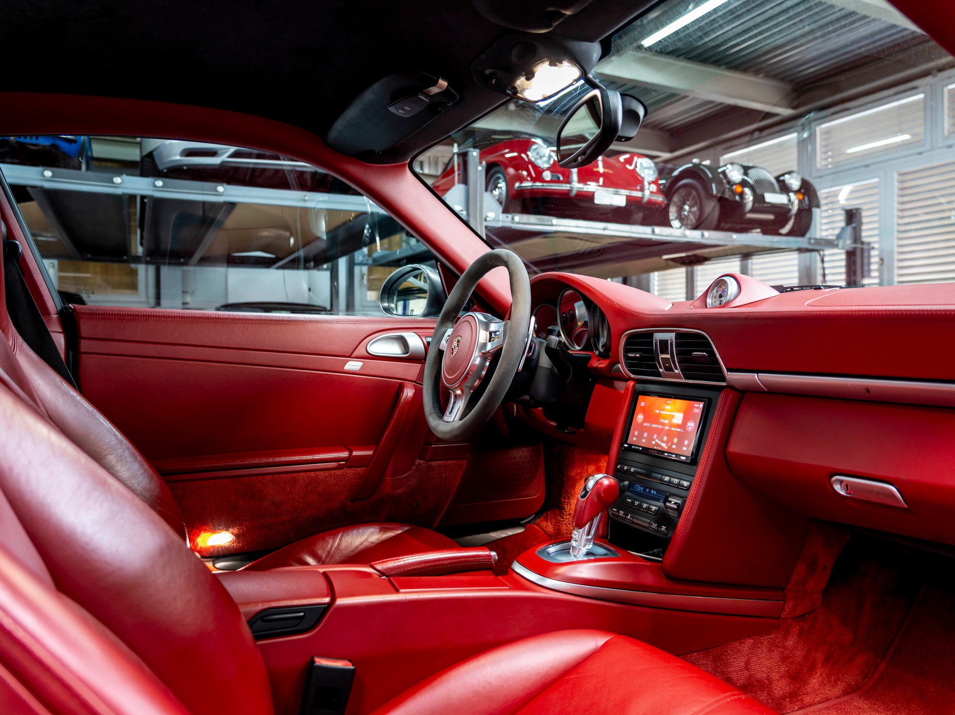 PORSCHE 911 Carrera 4S PDK-image-19