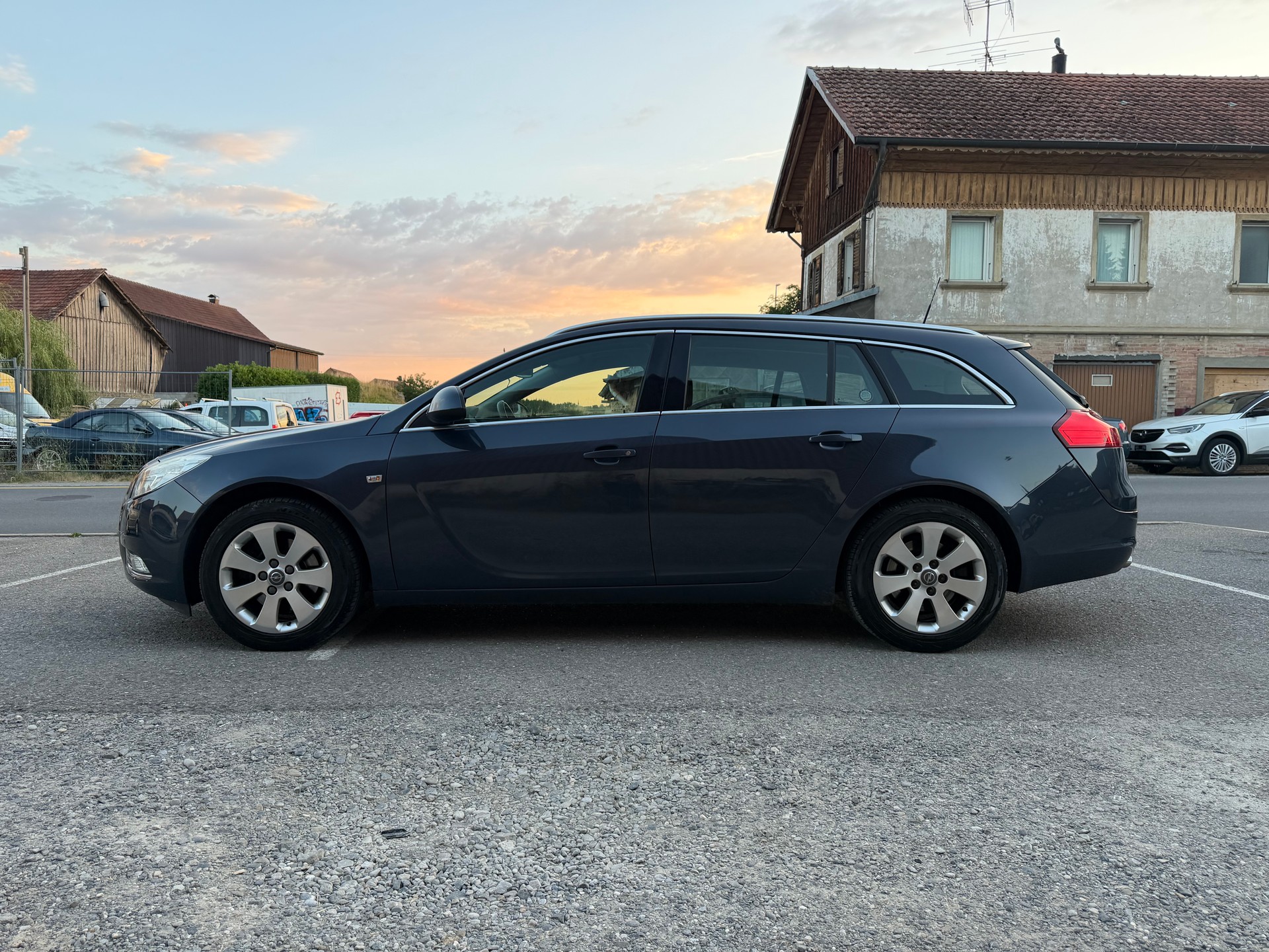 OPEL Insignia Sports Tourer 1.6 Turbo Cosmo-image-2