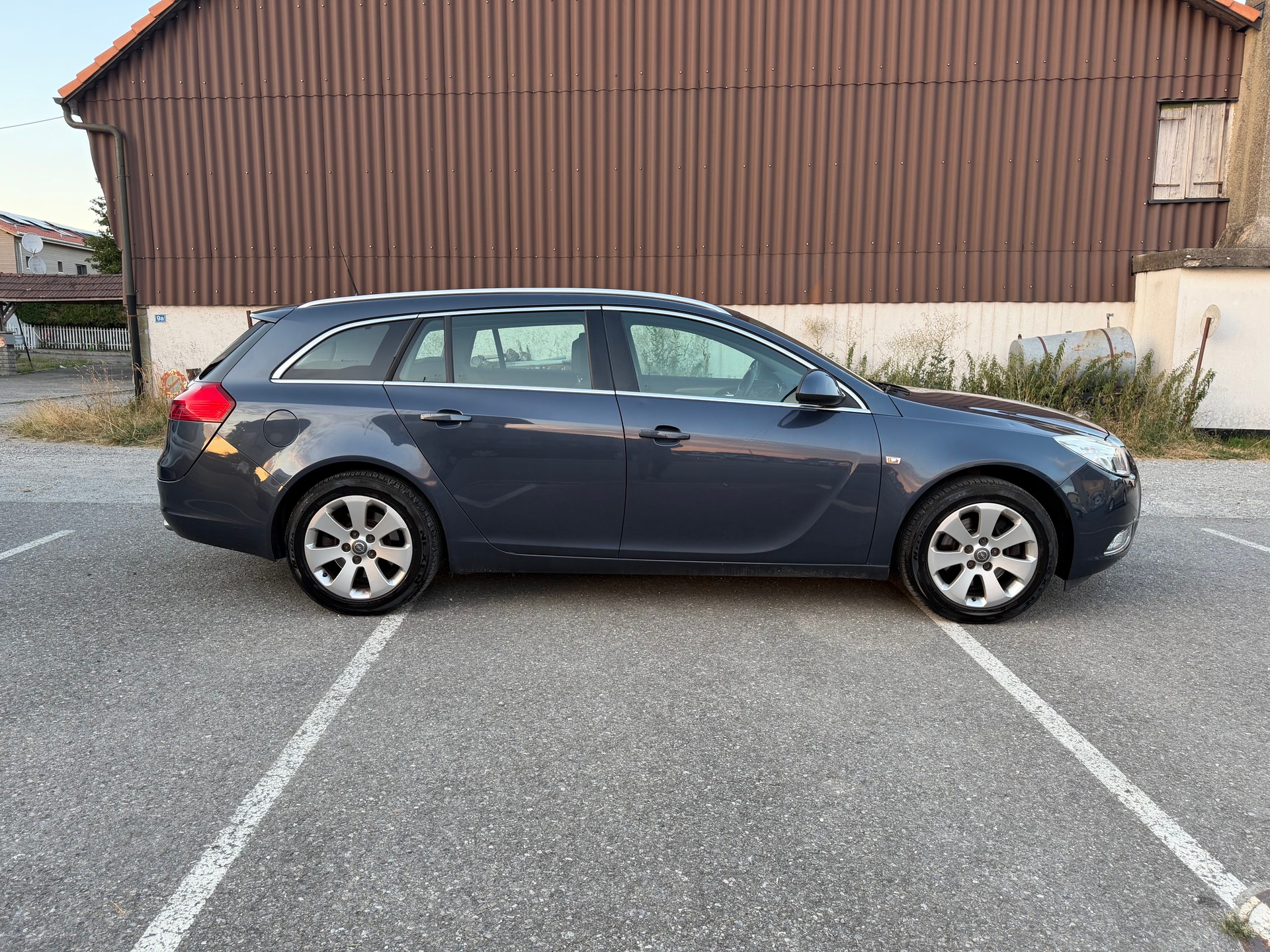 OPEL Insignia Sports Tourer 1.6 Turbo Cosmo-image-9