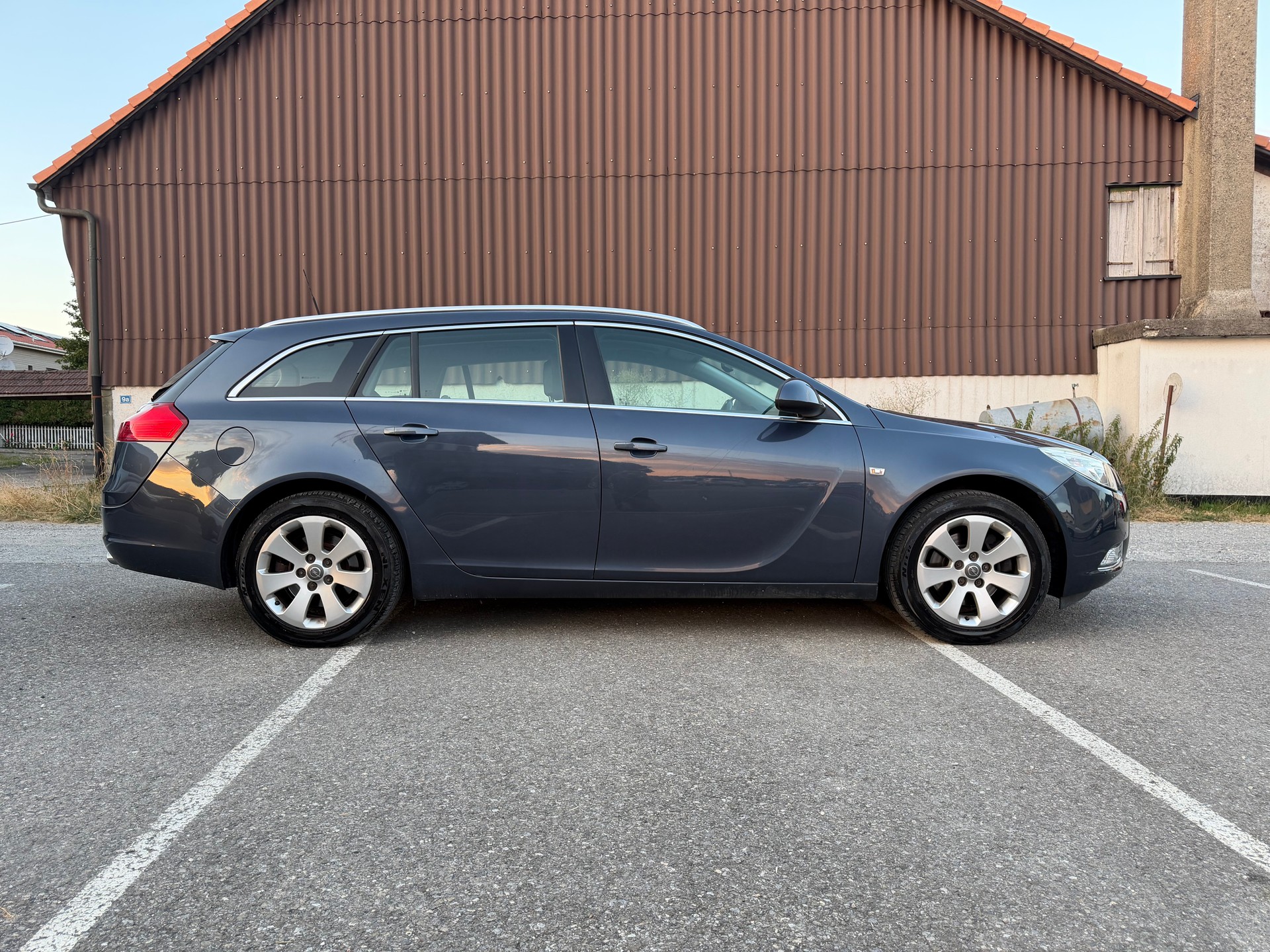 OPEL Insignia Sports Tourer 1.6 Turbo Cosmo-image-3