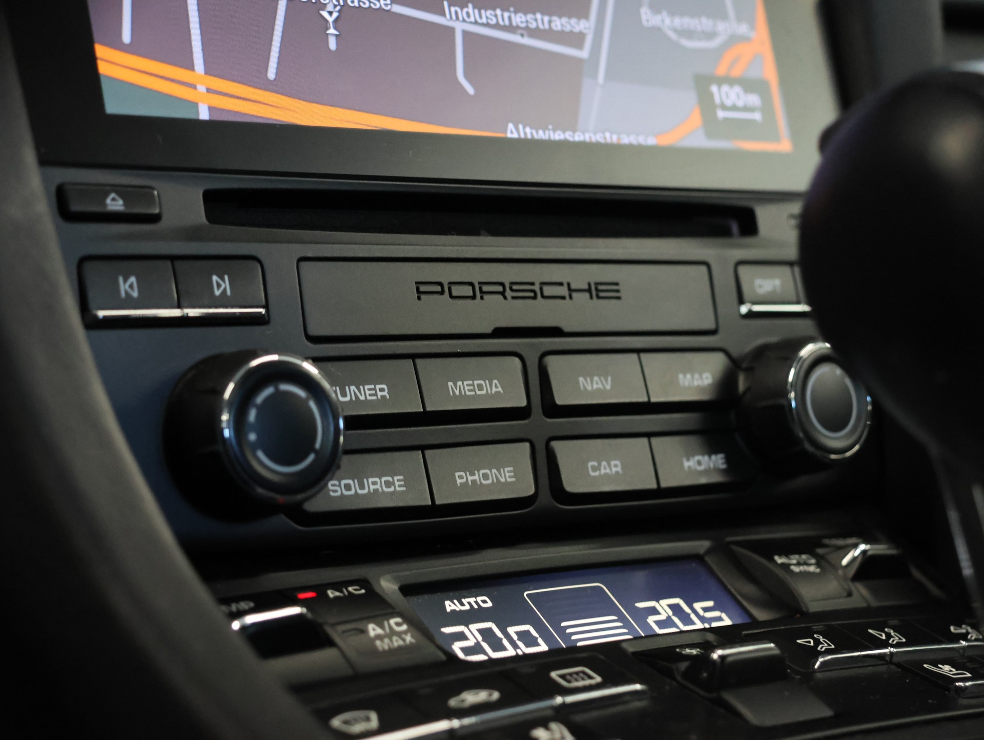 PORSCHE 911 Turbo S PDK *Rückfahrkamera* *Bose* *Panoramadach*-image-22