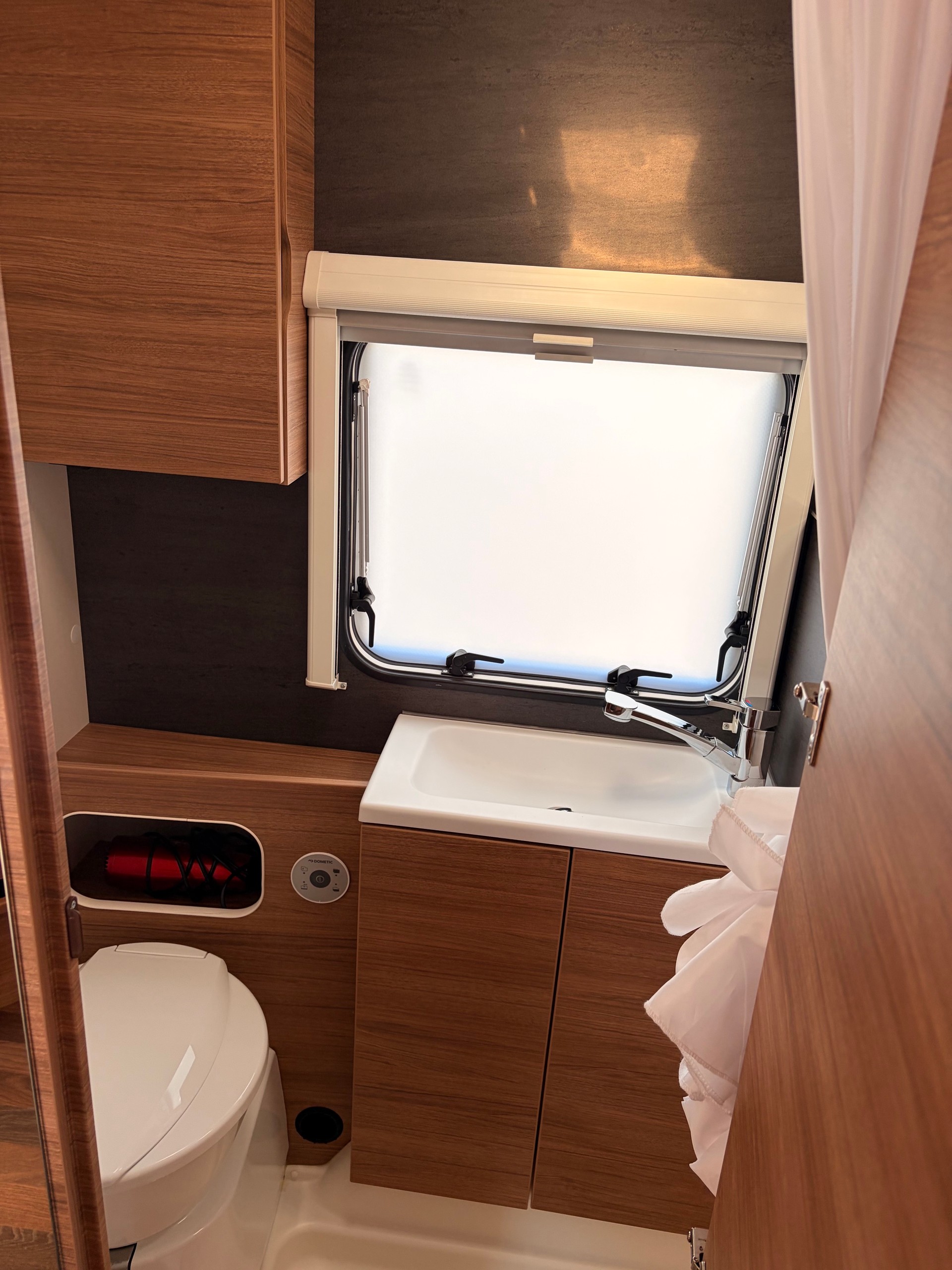 WEINSBERG CaraOnw 550 UK-image-5