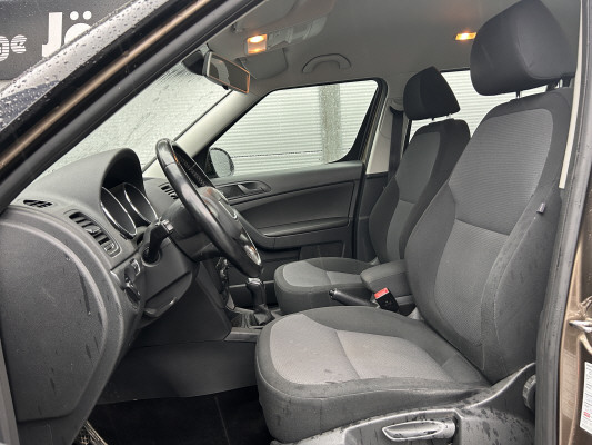 SKODA Yeti 1.8 TSI Active 4x4-image-6