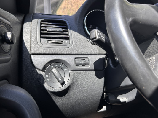 SKODA Yeti 1.8 TSI Active 4x4-image-9