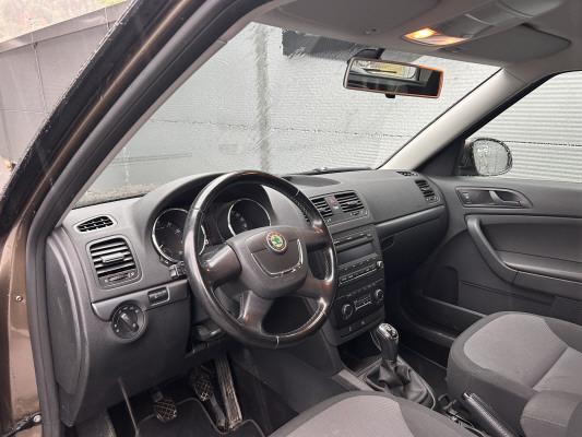 SKODA Yeti 1.8 TSI Active 4x4-image-7