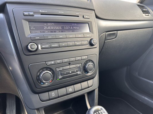 SKODA Yeti 1.8 TSI Active 4x4-image-10