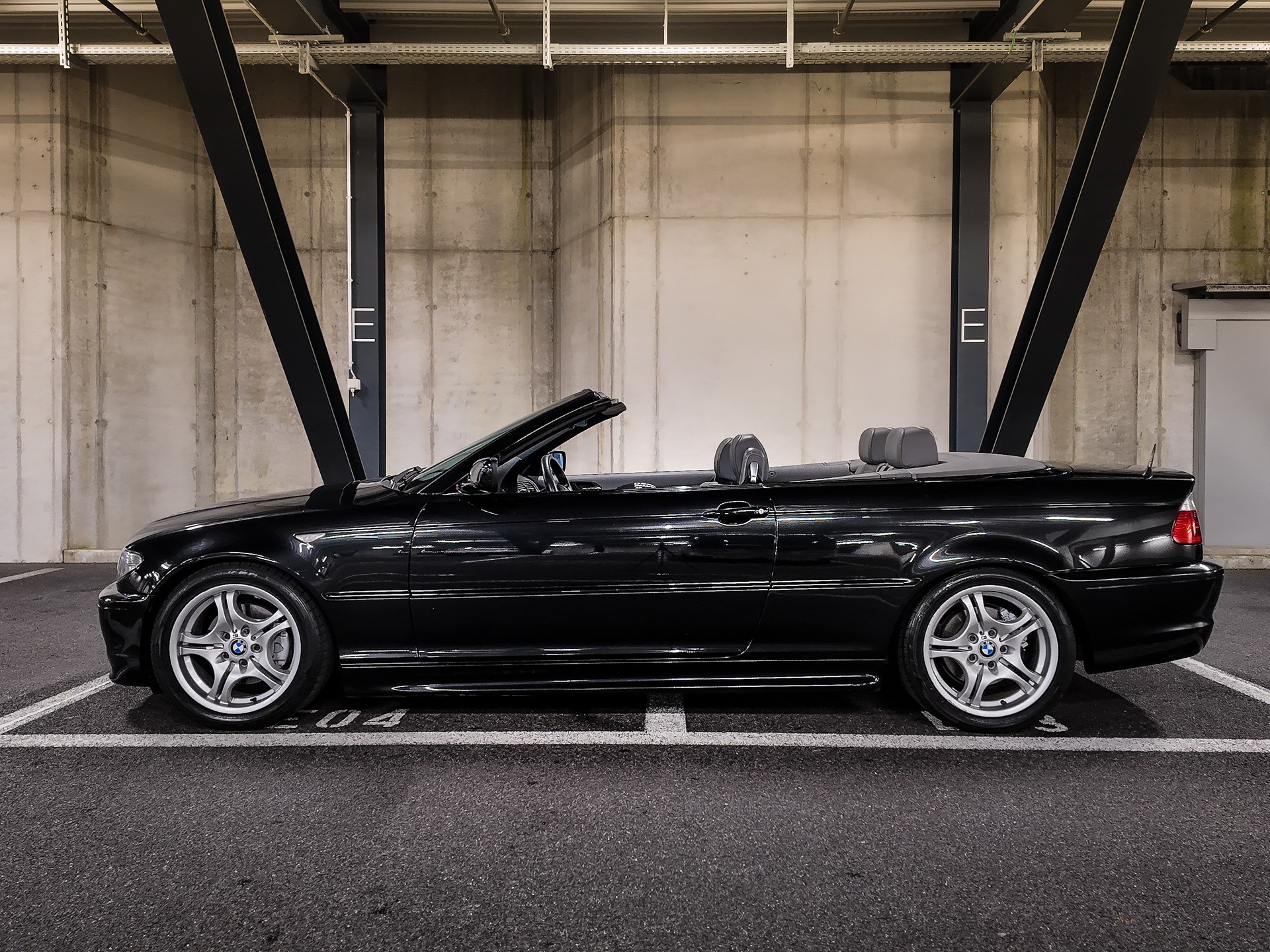 BMW 325Ci Cabriolet | 06.2005jg! | M-Paket ab Werk | Saphir-Schwarz | CH-Fahrzeug | Xenon |-image-1