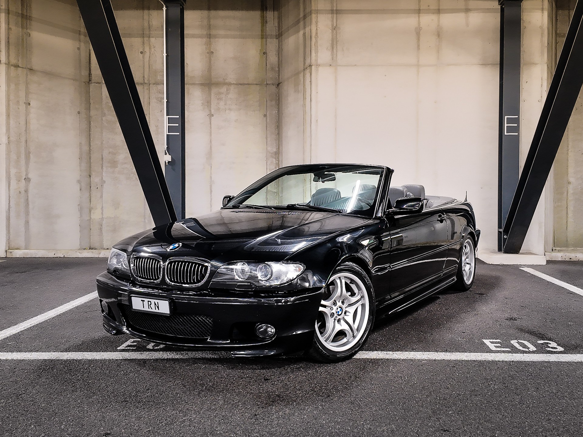 BMW 325Ci Cabriolet | 06.2005jg! | M-Paket ab Werk | Saphir-Schwarz | CH-Fahrzeug | Xenon |-image-0
