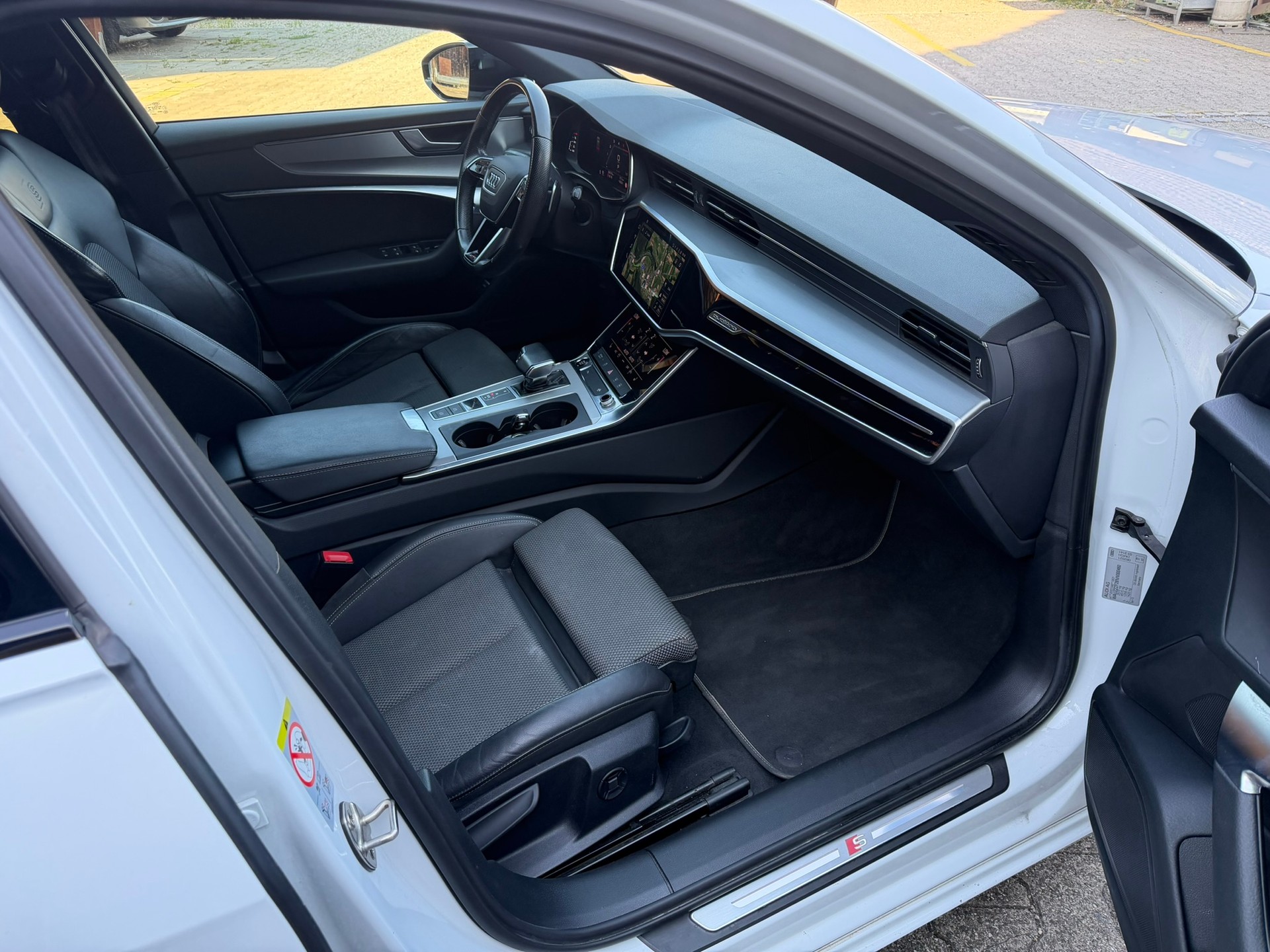 AUDI A6 Avant 45 TDI Sport quattro tiptronic-image-8
