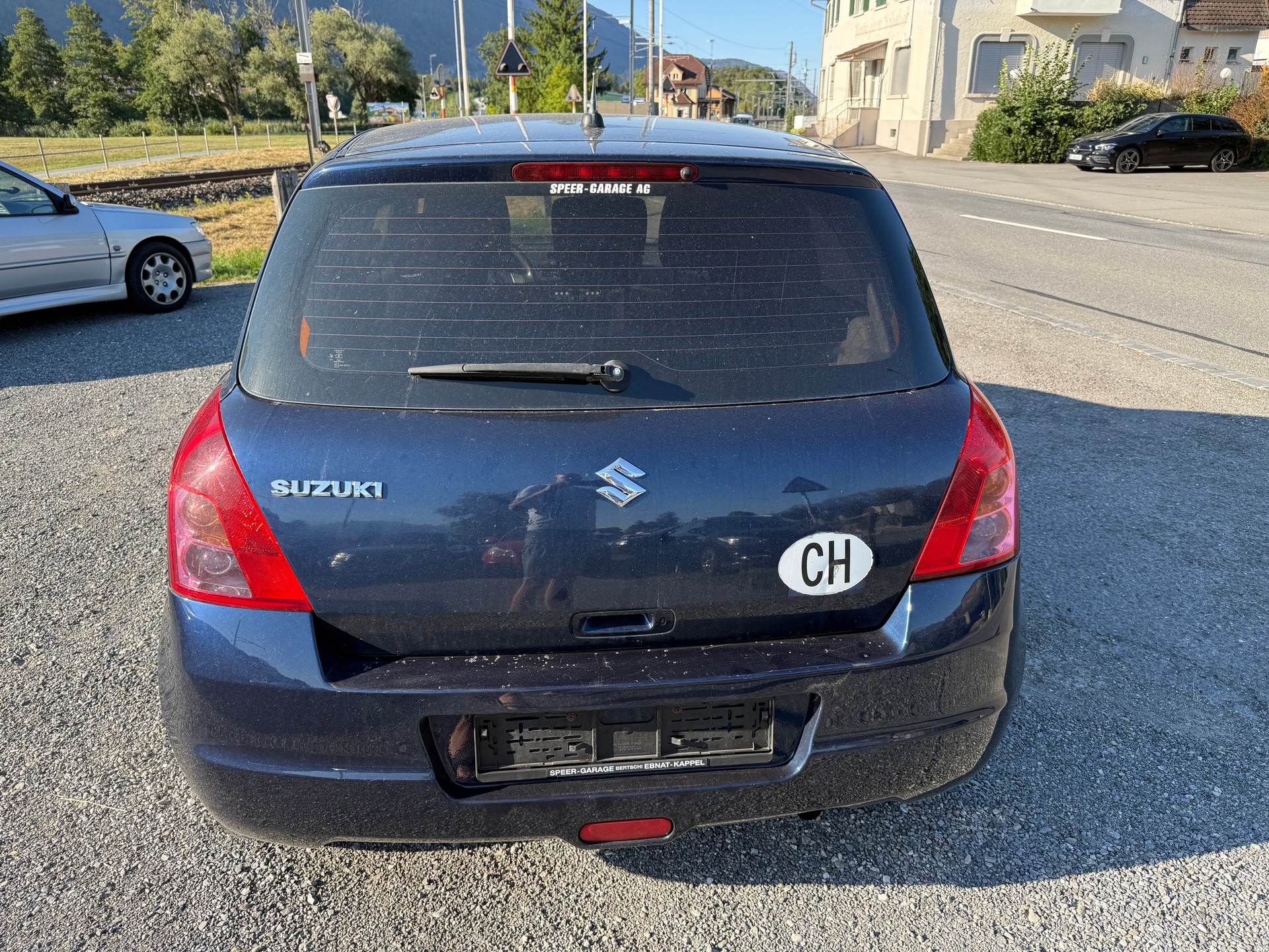 SUZUKI Swift 1.3i 16V GL 4x4-image-3