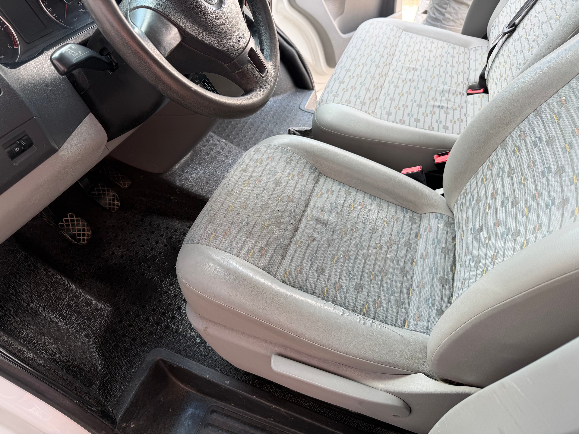 VW T5 2.0 TDI-image-9