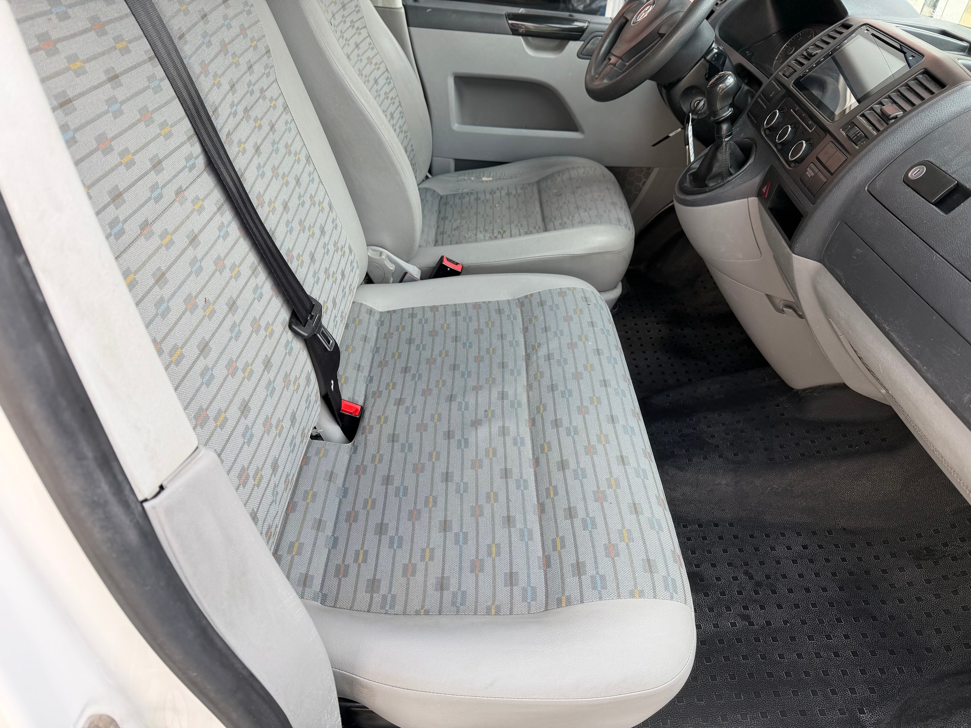 VW T5 2.0 TDI-image-11