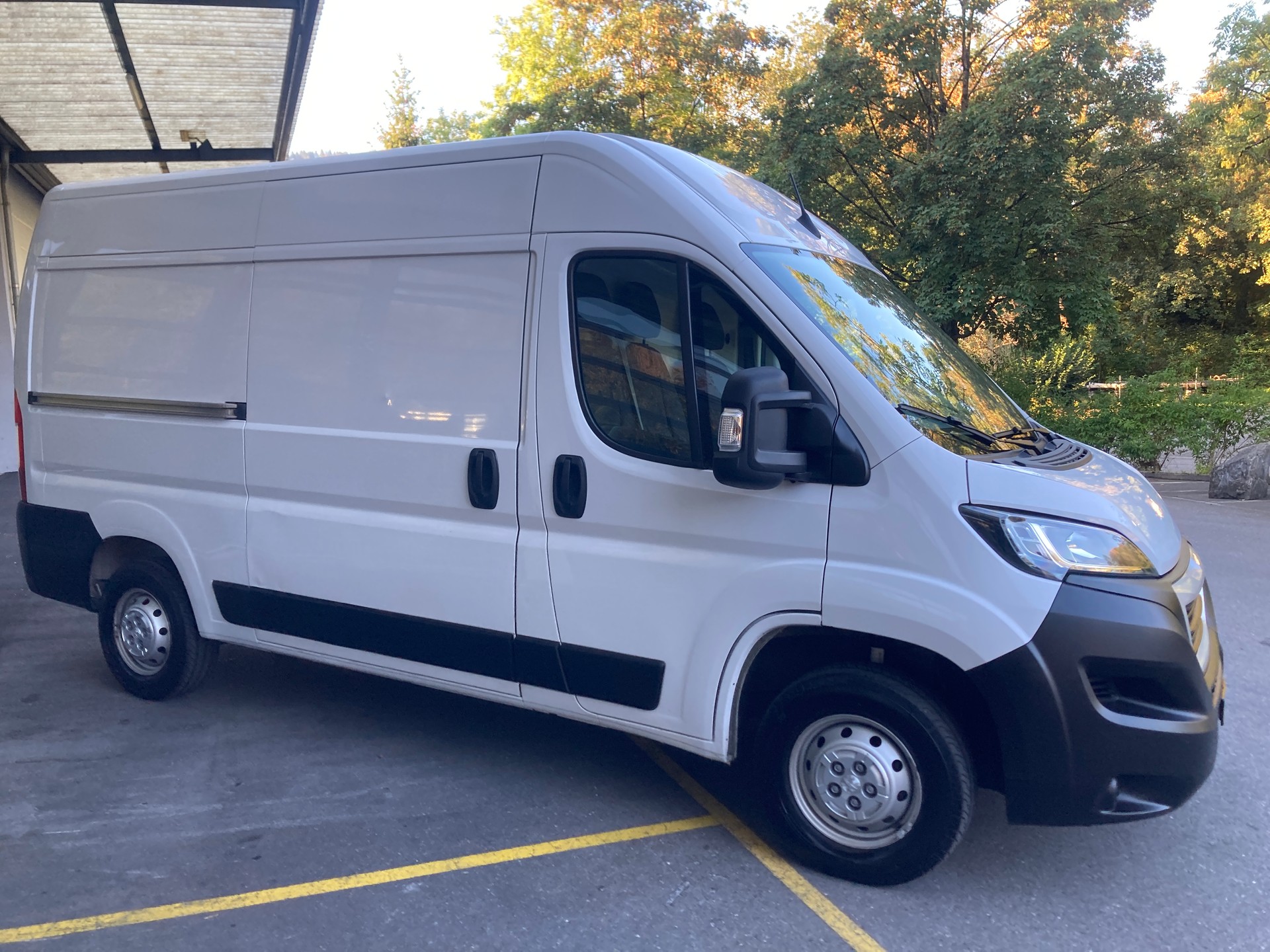 PEUGEOT Boxer 2.2 HDI 330 Pro L2H2-image-4