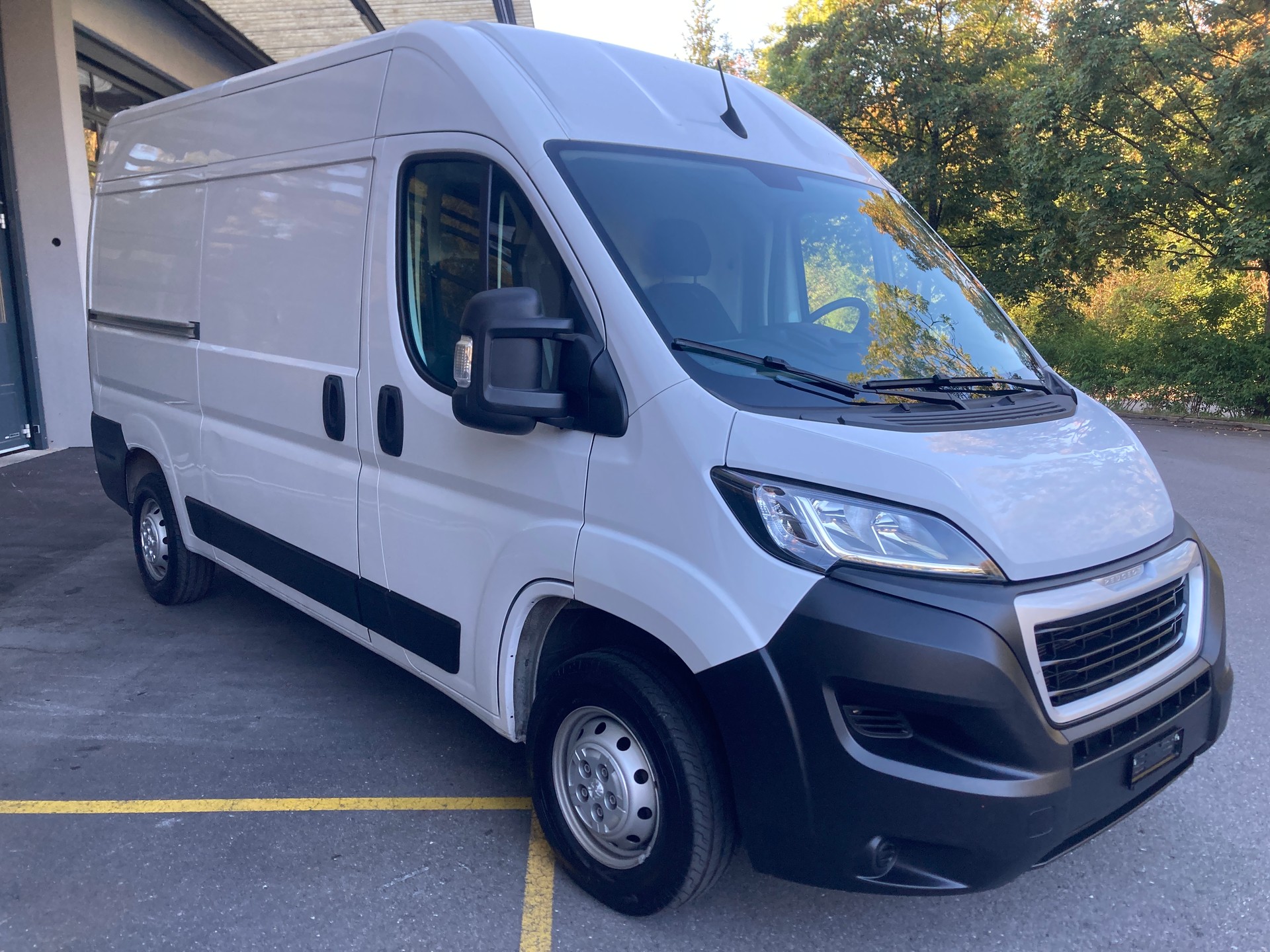 PEUGEOT Boxer 2.2 HDI 330 Pro L2H2-image-3