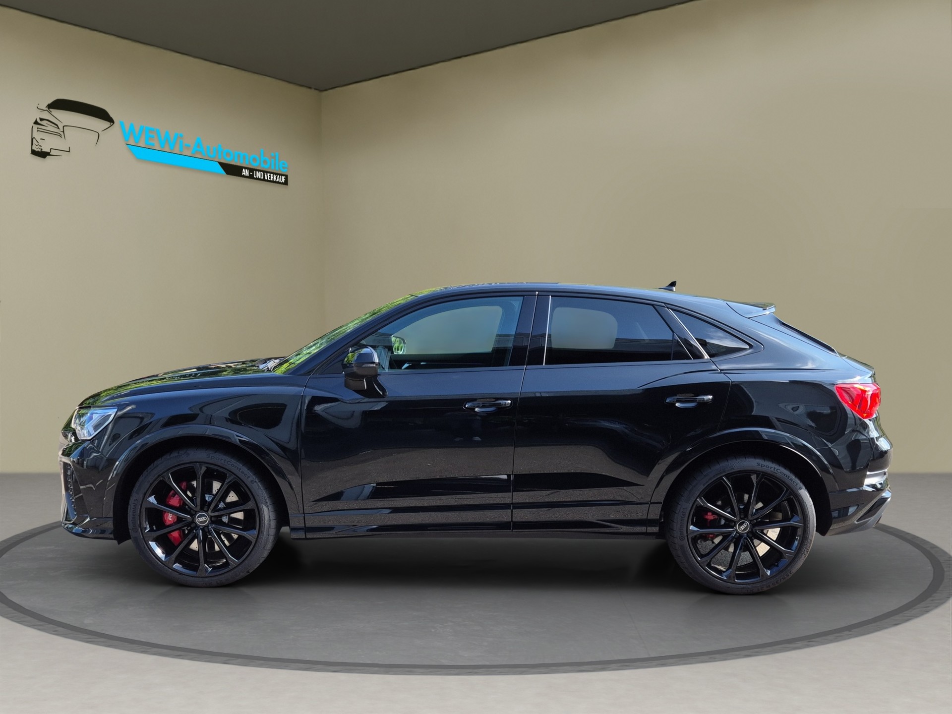 AUDI RS Q3 Sportback quattro S tronic-image-1