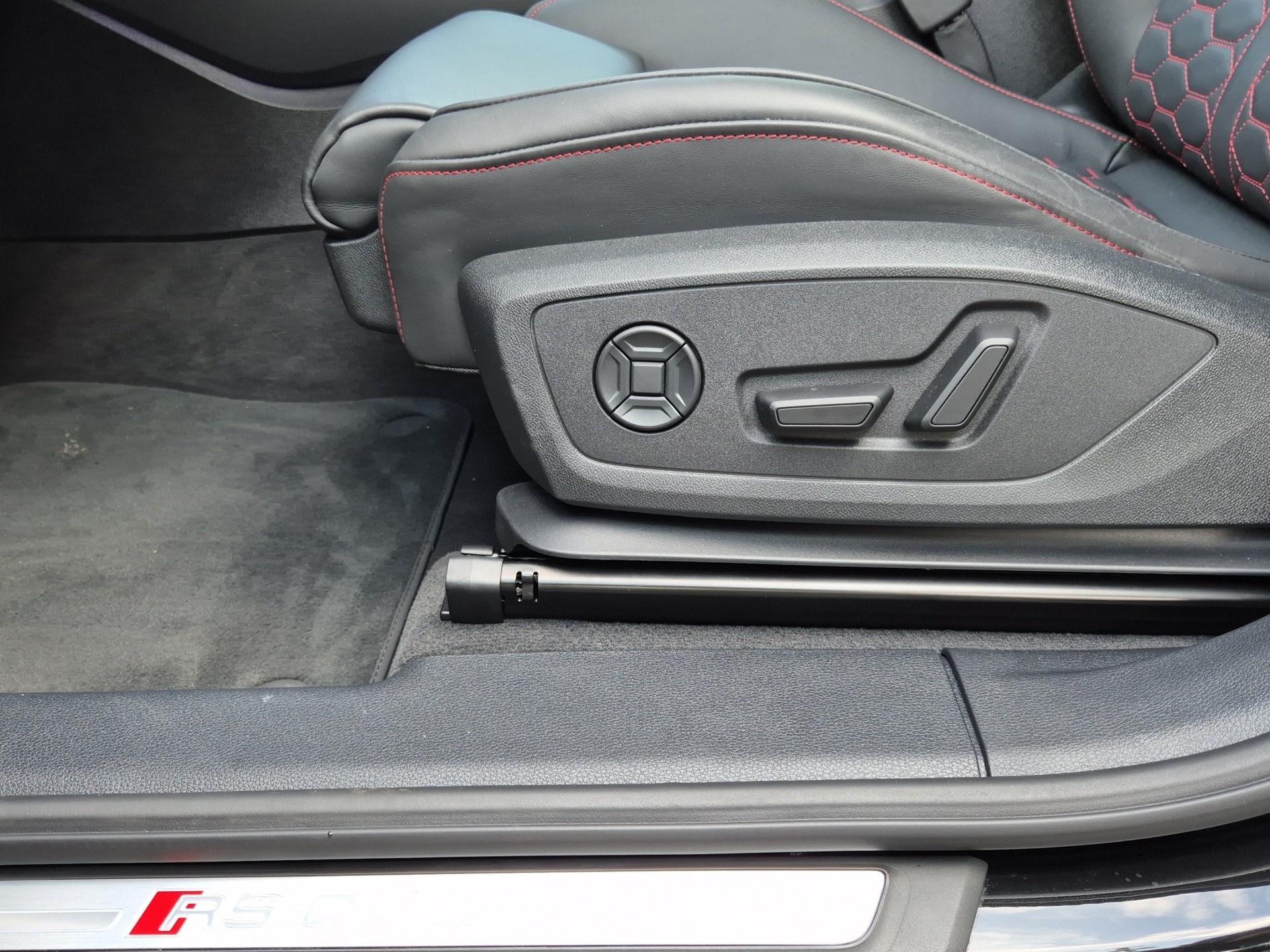 AUDI RS Q3 Sportback quattro S tronic-image-9