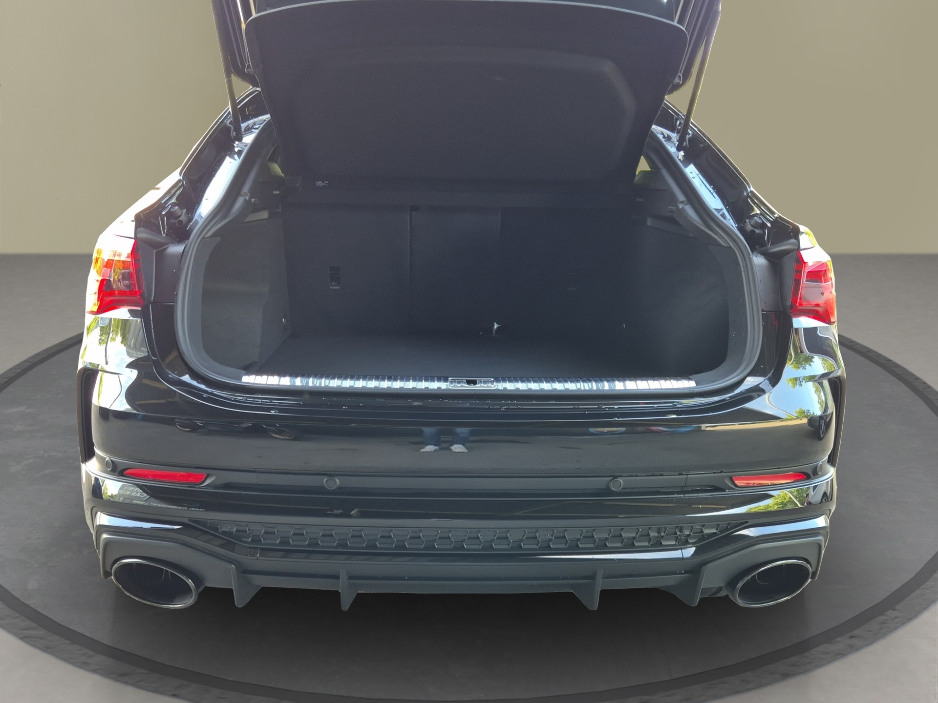 AUDI RS Q3 Sportback quattro S tronic-image-24