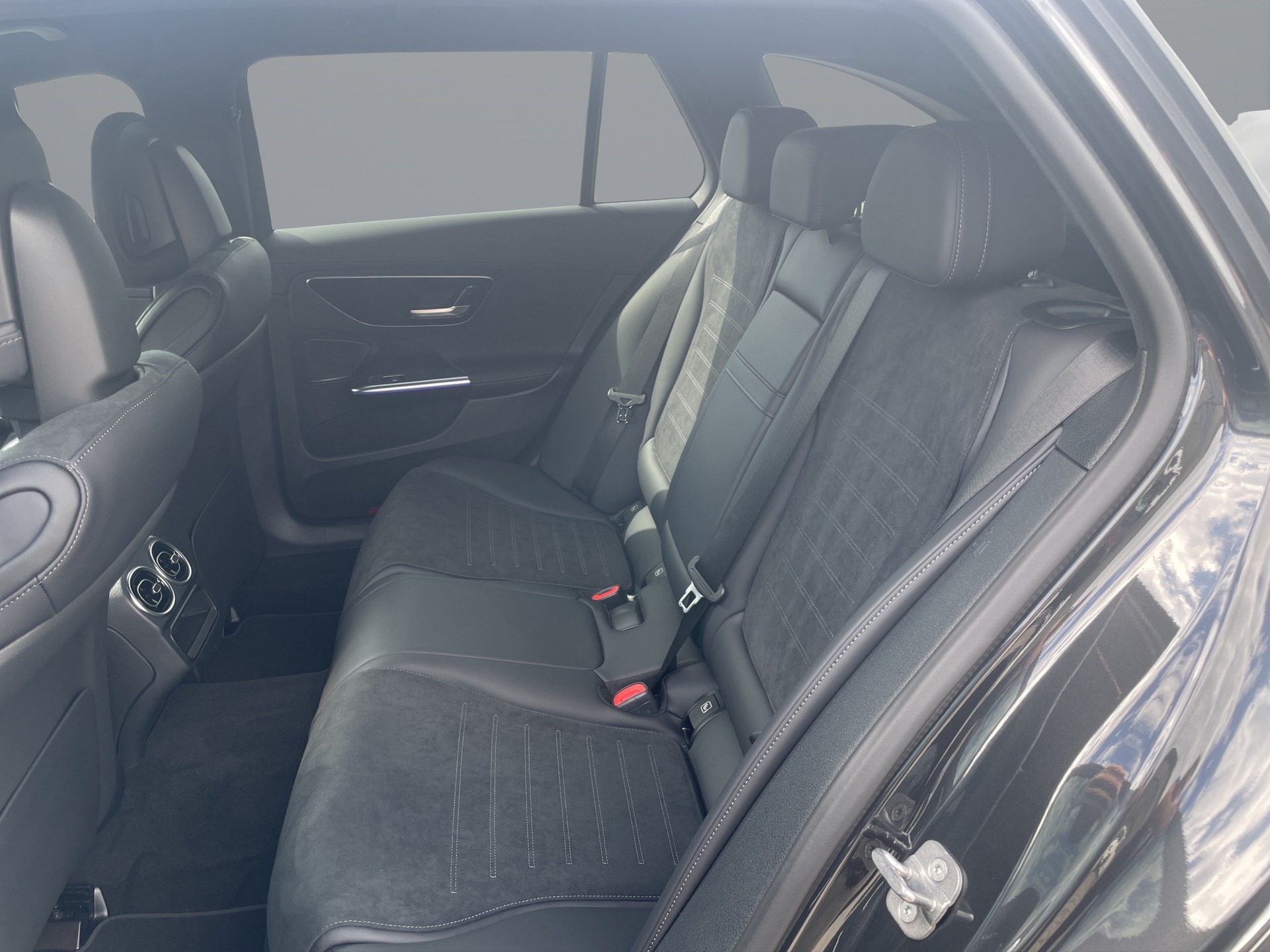 MERCEDES-BENZ C 200 T 4 Matic-image-10