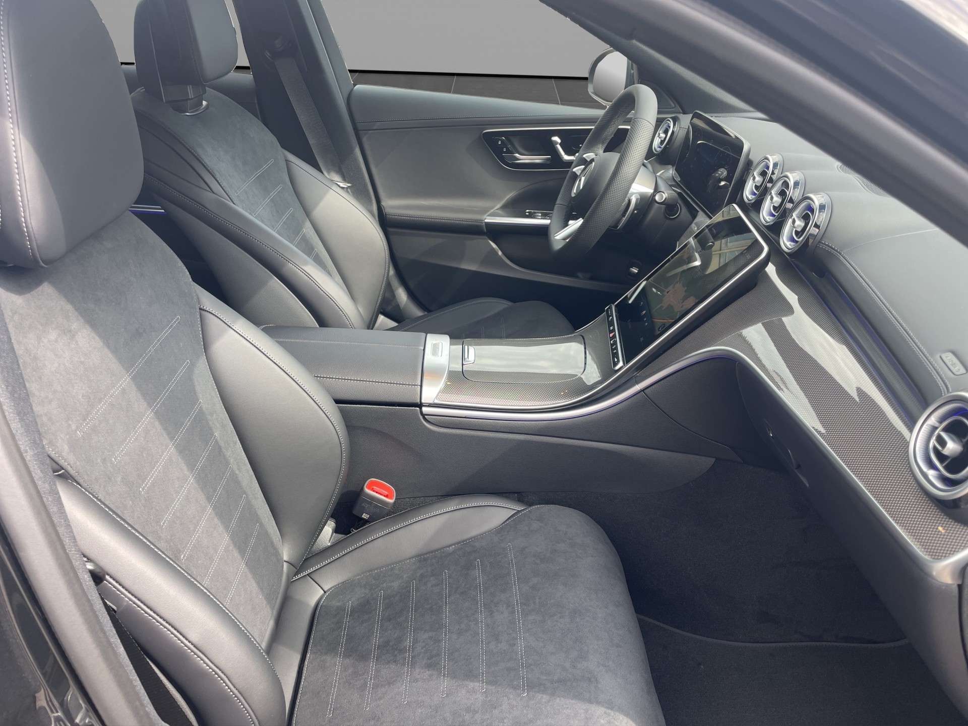 MERCEDES-BENZ C 200 T 4 Matic-image-9